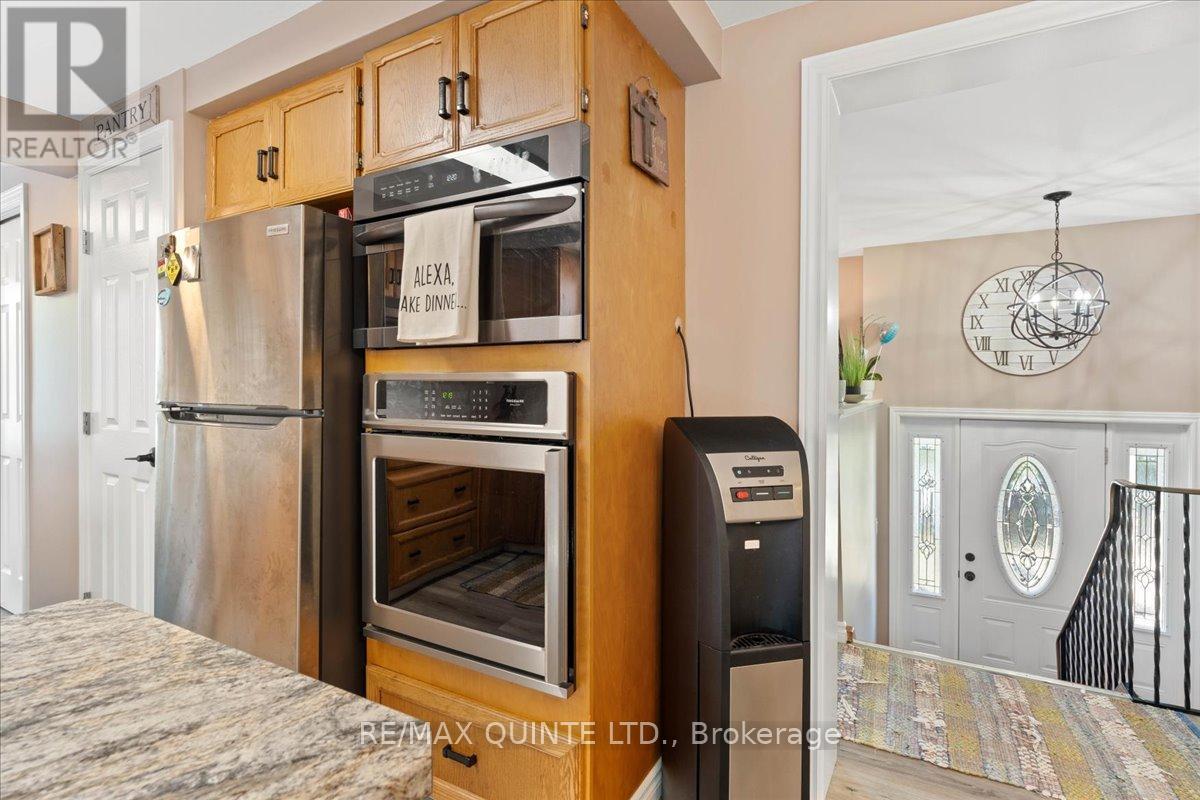 19 County Rd 18 Road, Prince Edward County, Ontario  K0K 1P0 - Photo 22 - X12344617