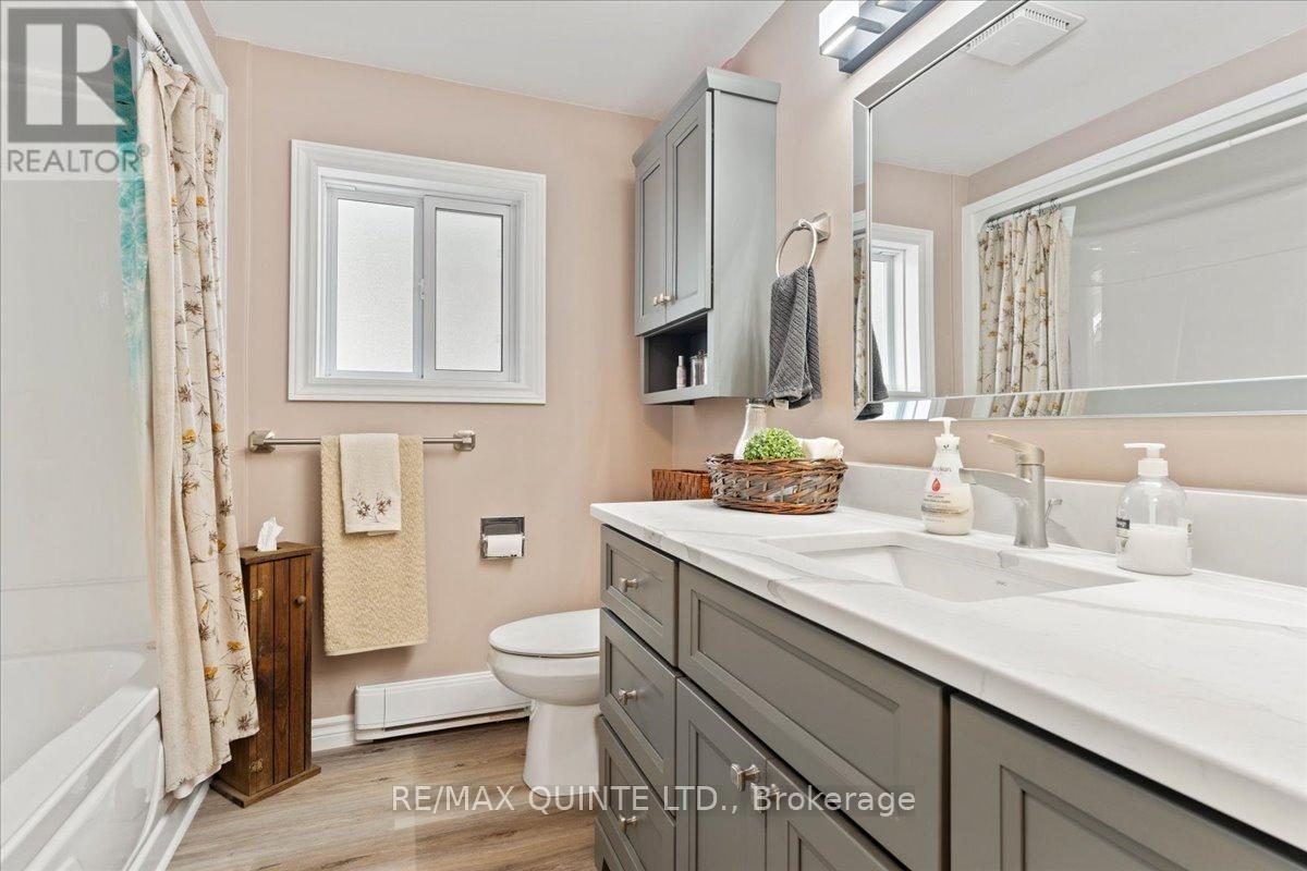 19 County Rd 18 Road, Prince Edward County, Ontario  K0K 1P0 - Photo 24 - X12344617
