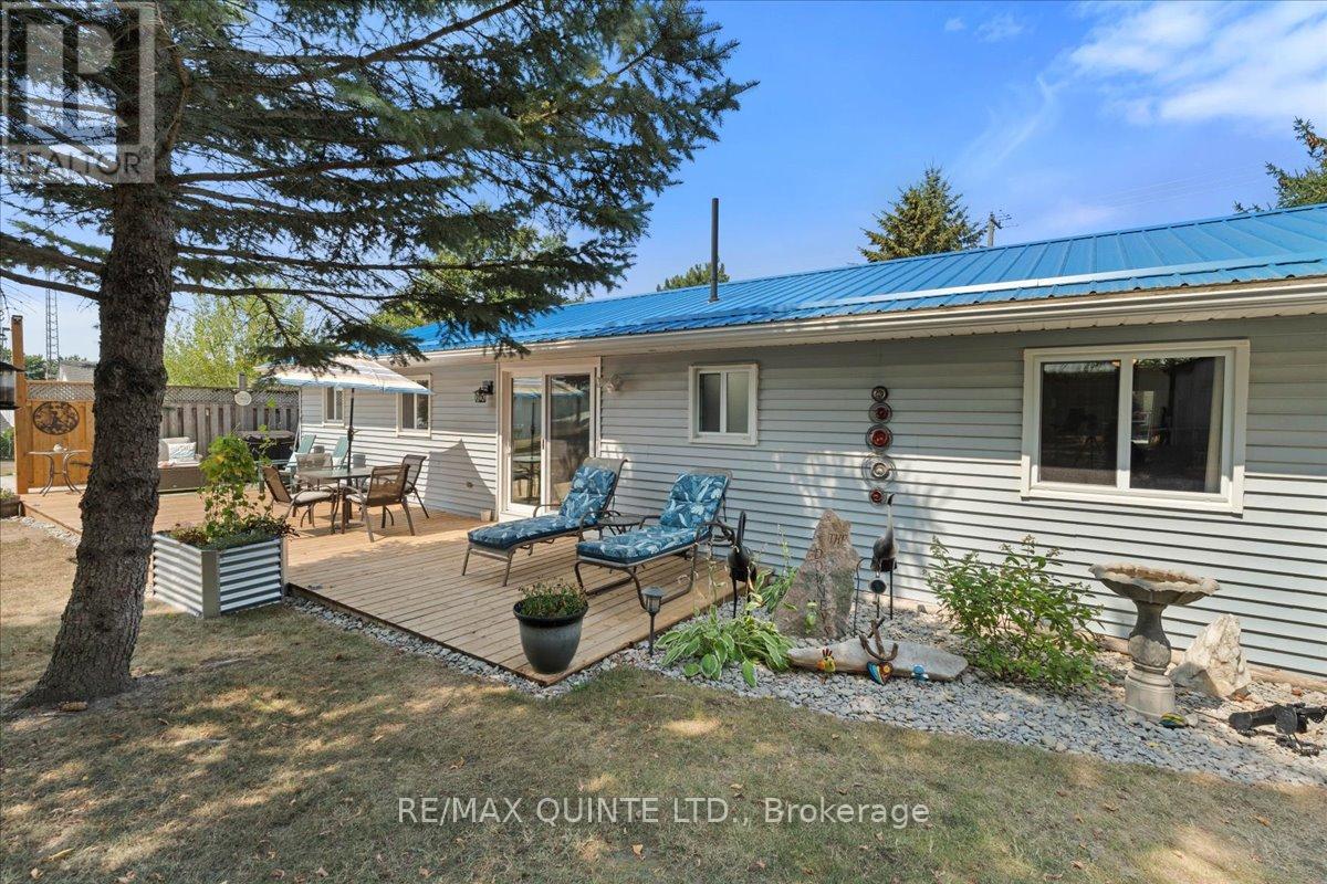 19 County Rd 18 Road, Prince Edward County, Ontario  K0K 1P0 - Photo 38 - X12344617