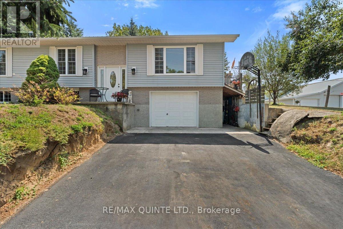 19 County Rd 18 Road, Prince Edward County, Ontario  K0K 1P0 - Photo 4 - X12344617