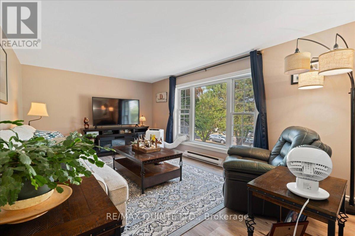 19 County Rd 18 Road, Prince Edward County, Ontario  K0K 1P0 - Photo 8 - X12344617