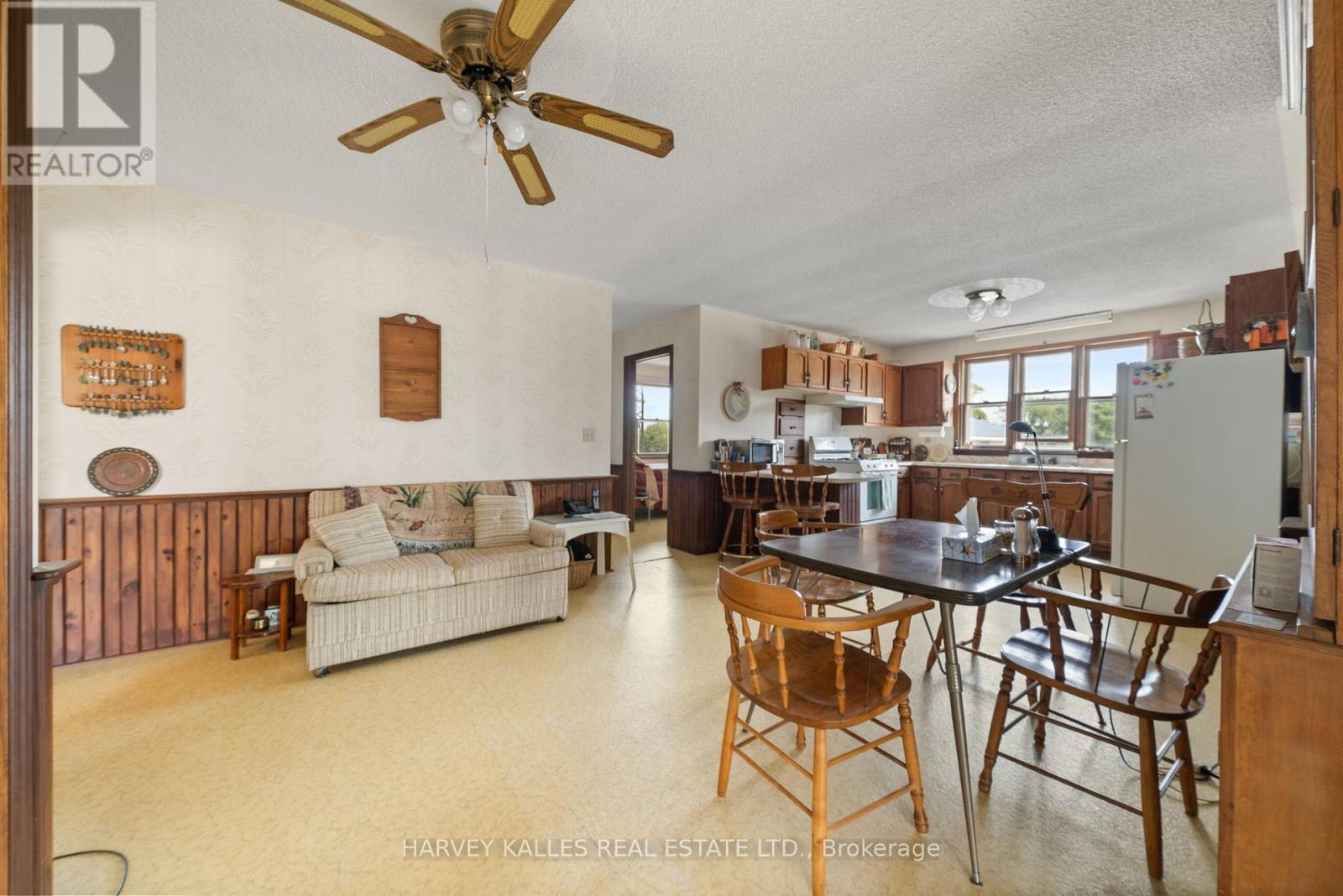 130 Easterbrook Road, Prince Edward County, Ontario  K0K 1P0 - Photo 13 - X12348208
