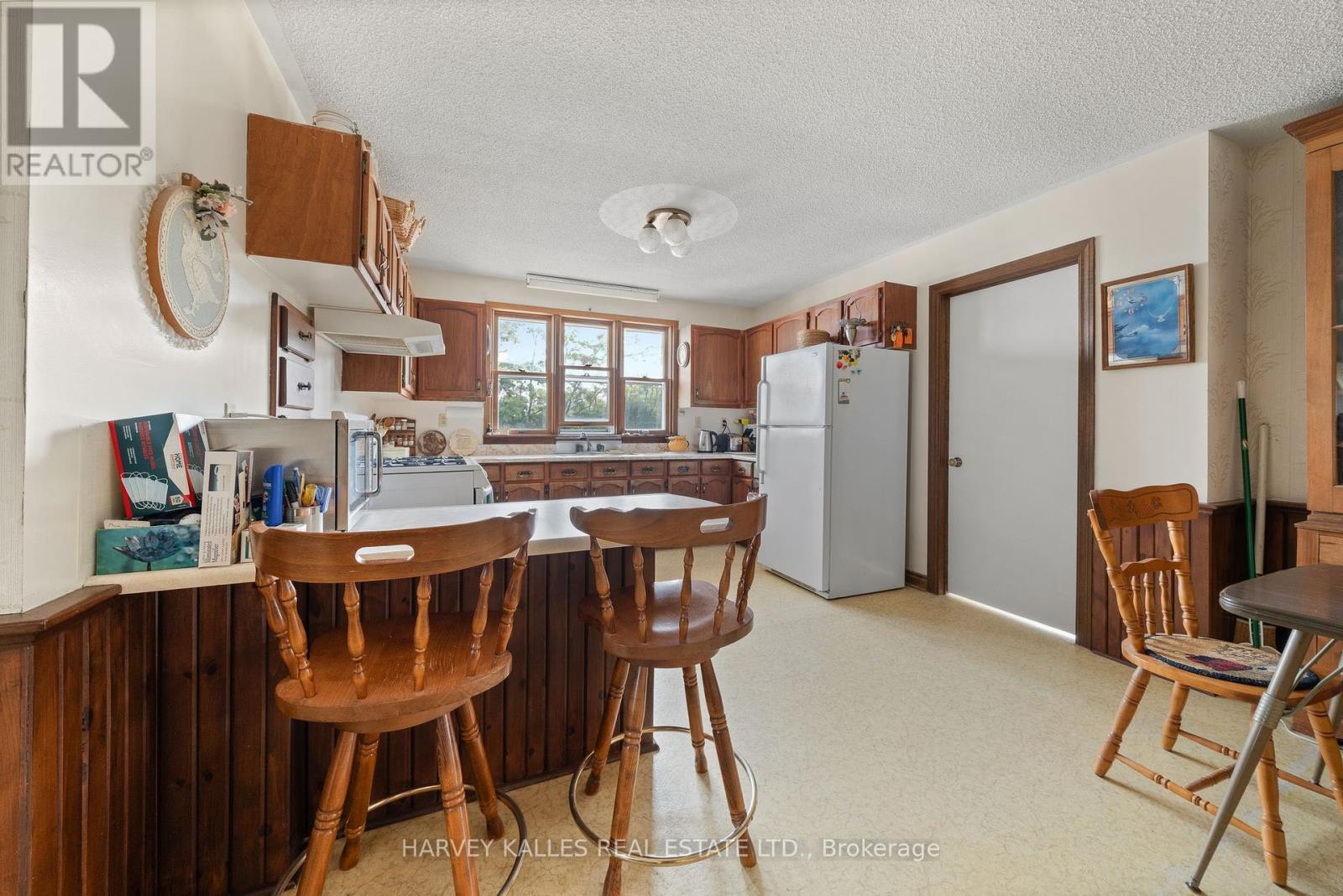 130 Easterbrook Road, Prince Edward County, Ontario  K0K 1P0 - Photo 15 - X12348208