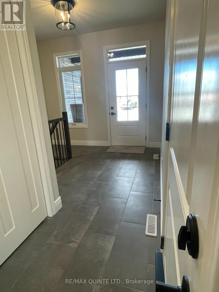 62 Raycroft Drive, Belleville, Ontario  K8N 0R4 - Photo 11 - X12350059
