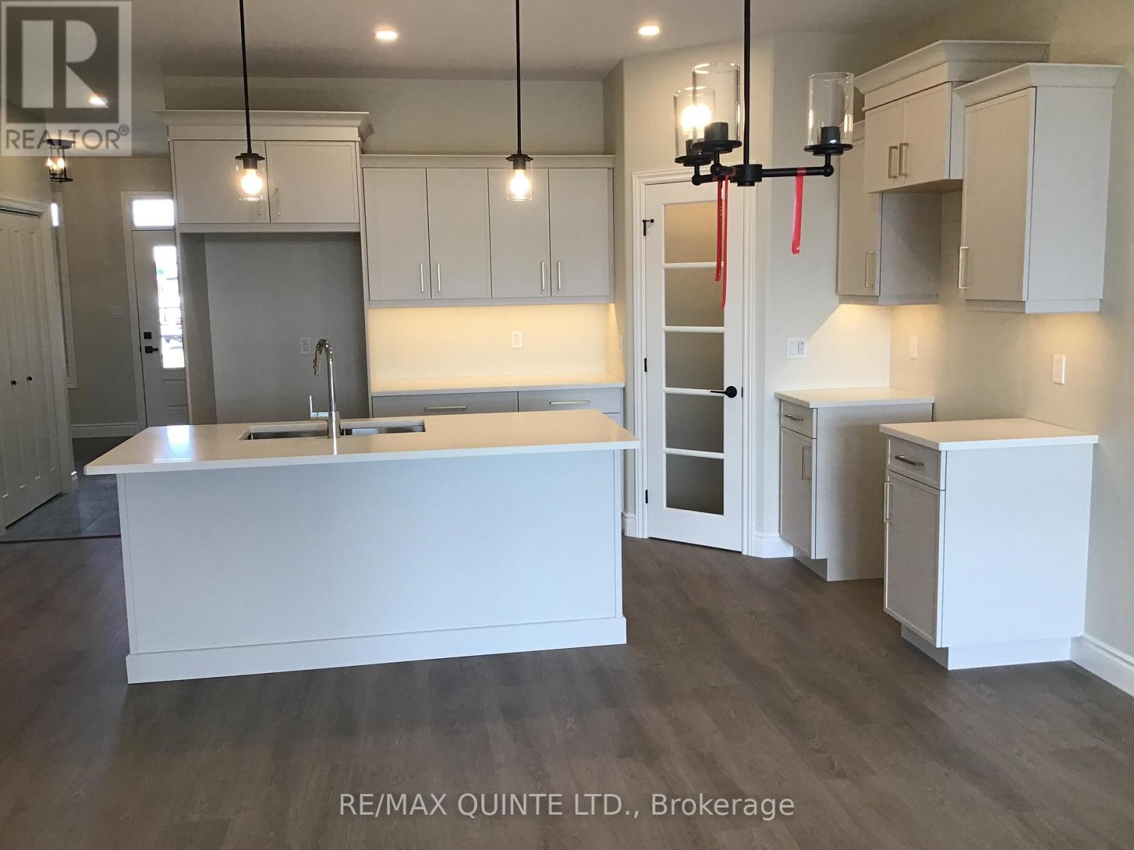 62 Raycroft Drive, Belleville, Ontario  K8N 0R4 - Photo 2 - X12350059