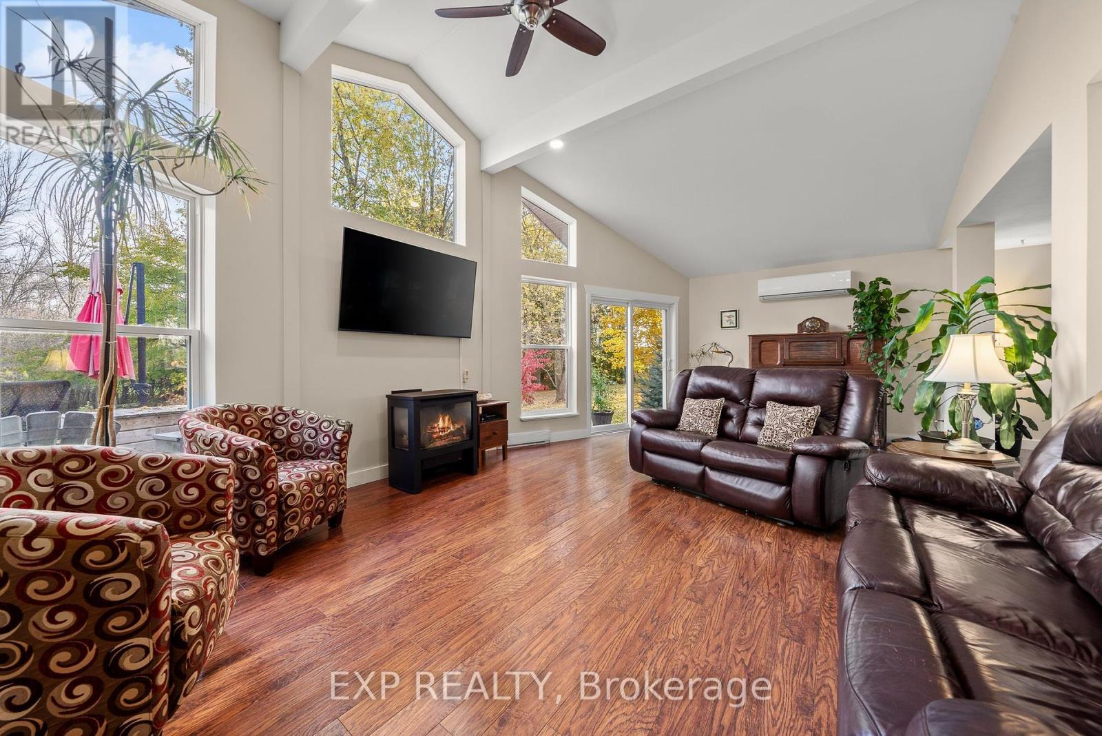 17682 Loyalist Parkway, Prince Edward County, Ontario  K0K 3L0 - Photo 15 - X12350146