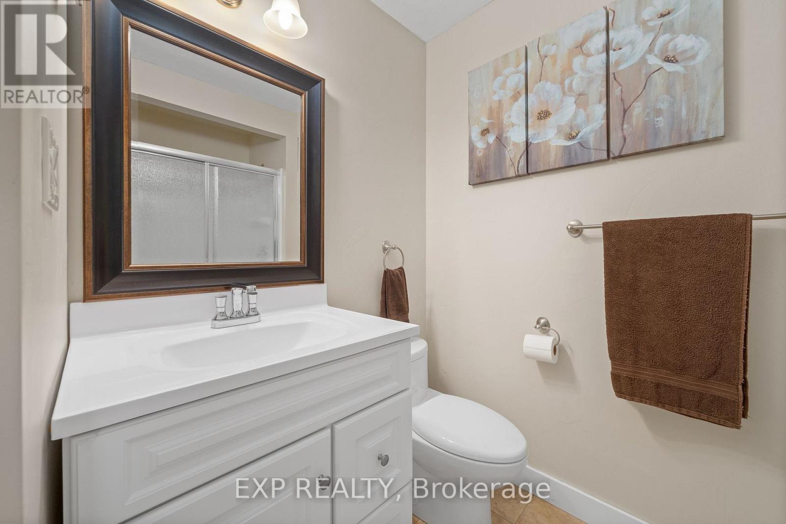 17682 Loyalist Parkway, Prince Edward County, Ontario  K0K 3L0 - Photo 21 - X12350146