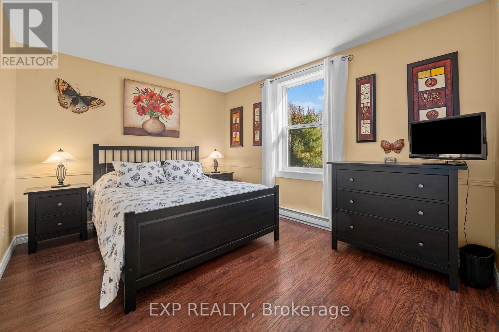 17682 Loyalist Parkway, Prince Edward County, Ontario  K0K 3L0 - Photo 26 - X12350146