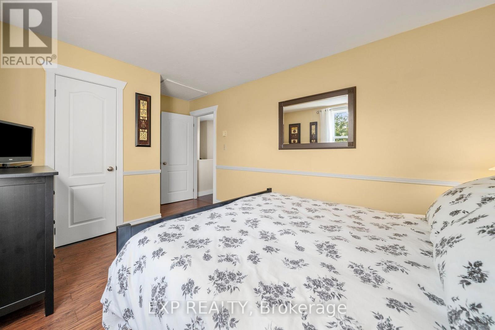 17682 Loyalist Parkway, Prince Edward County, Ontario  K0K 3L0 - Photo 27 - X12350146