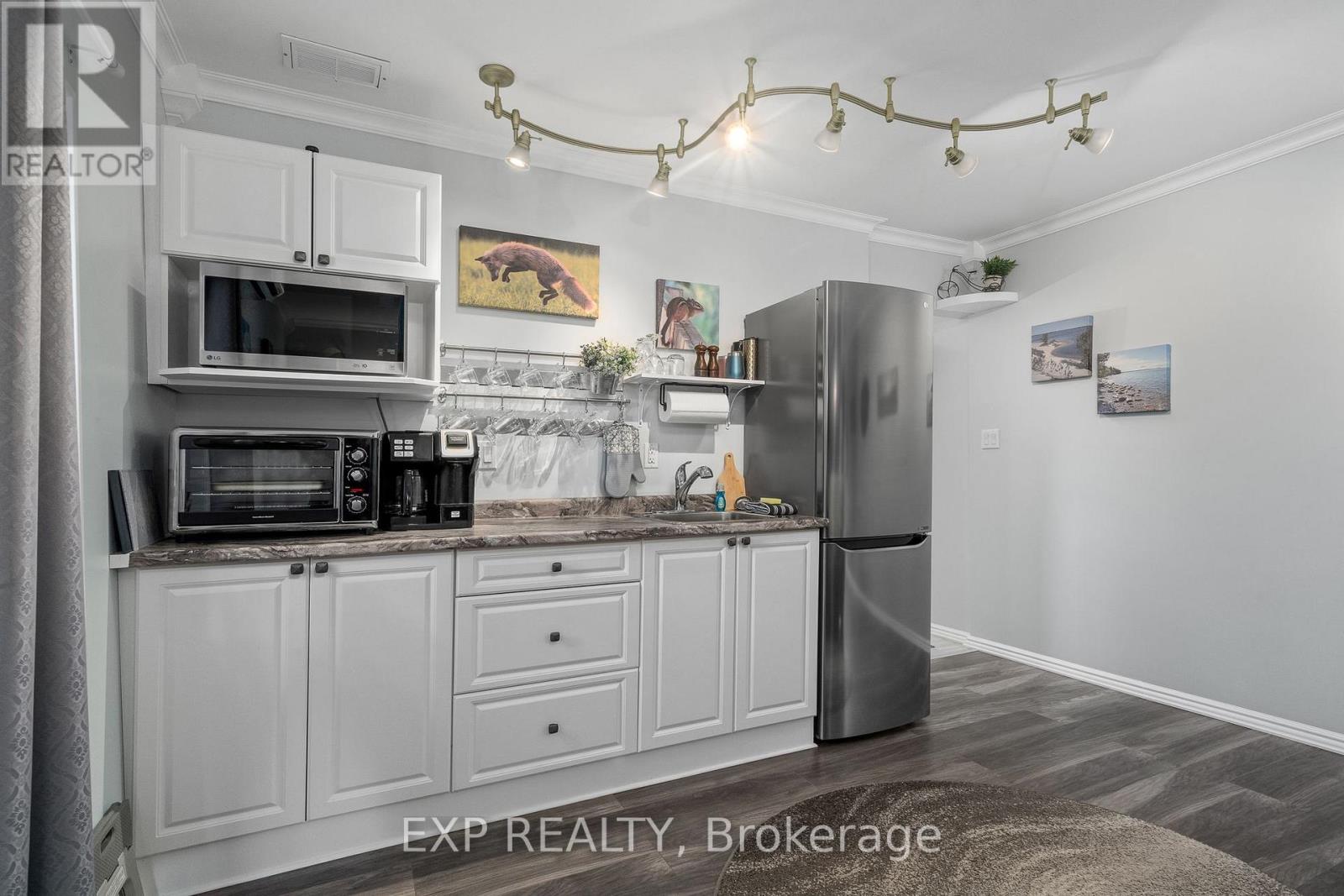 17682 Loyalist Parkway, Prince Edward County, Ontario  K0K 3L0 - Photo 47 - X12350146
