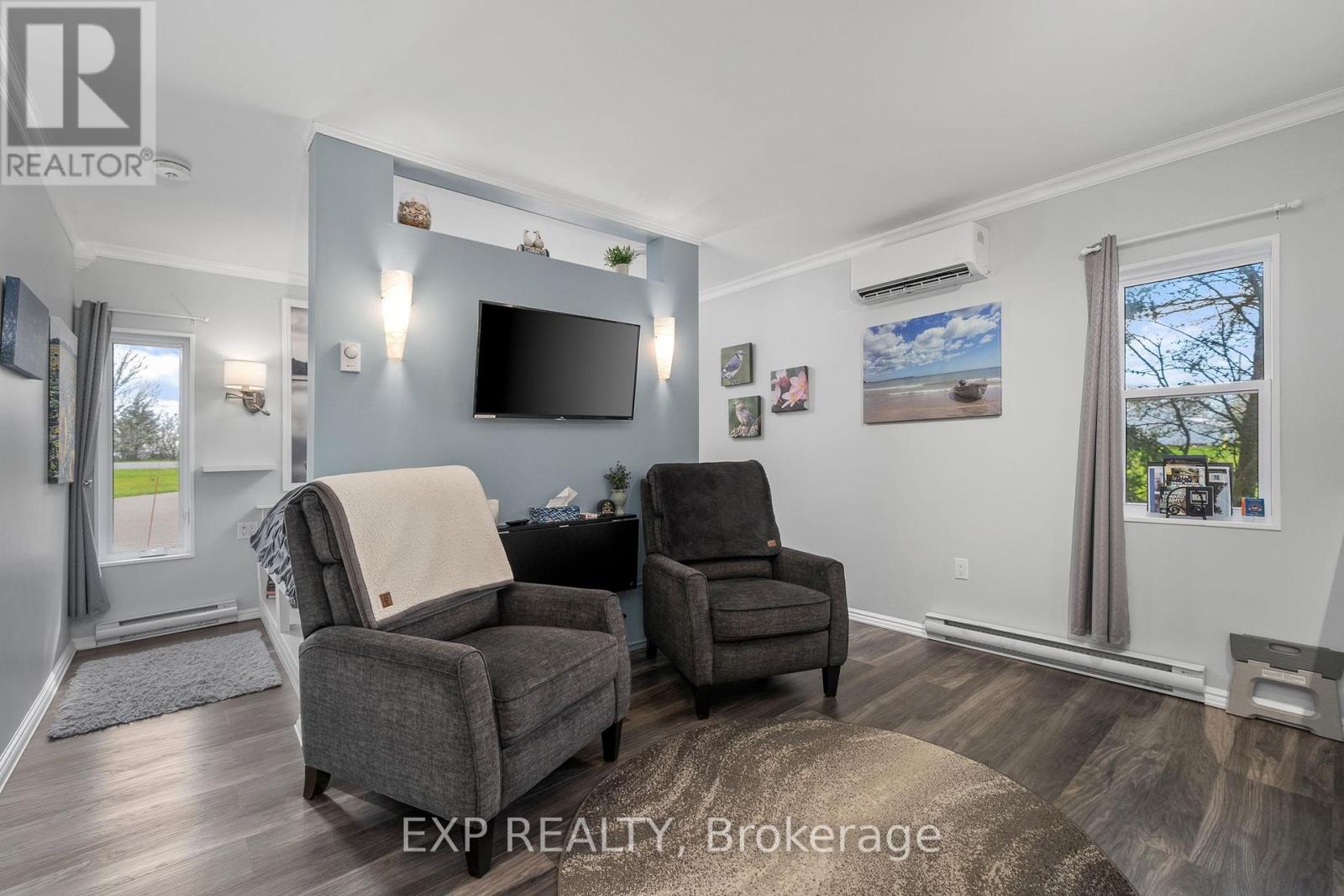 17682 Loyalist Parkway, Prince Edward County, Ontario  K0K 3L0 - Photo 48 - X12350146