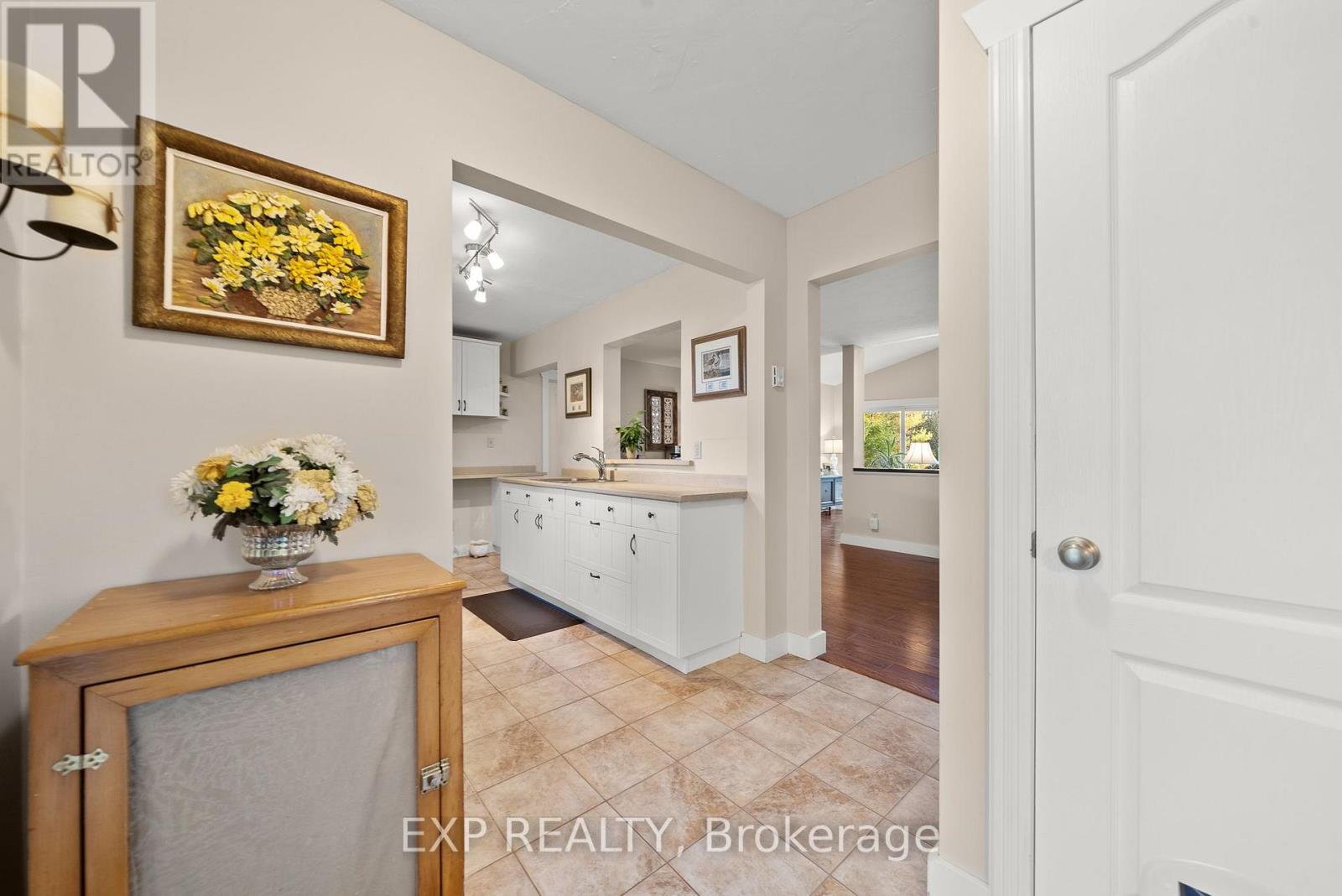 17682 Loyalist Parkway, Prince Edward County, Ontario  K0K 3L0 - Photo 6 - X12350146
