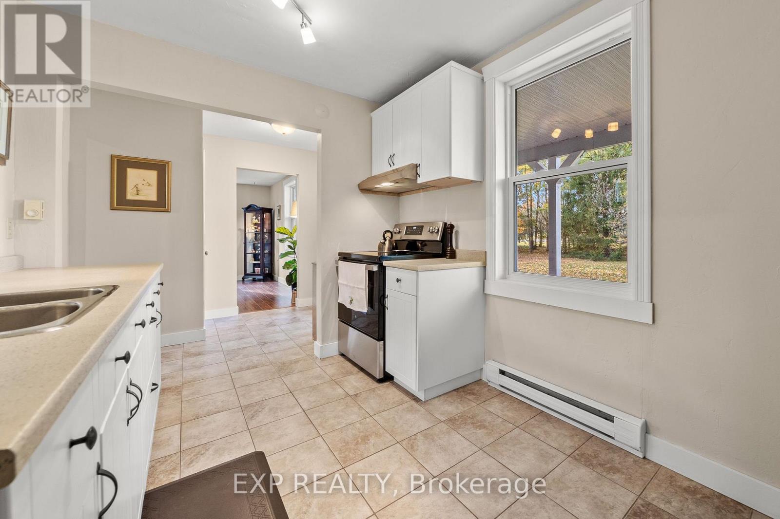 17682 Loyalist Parkway, Prince Edward County, Ontario  K0K 3L0 - Photo 7 - X12350146