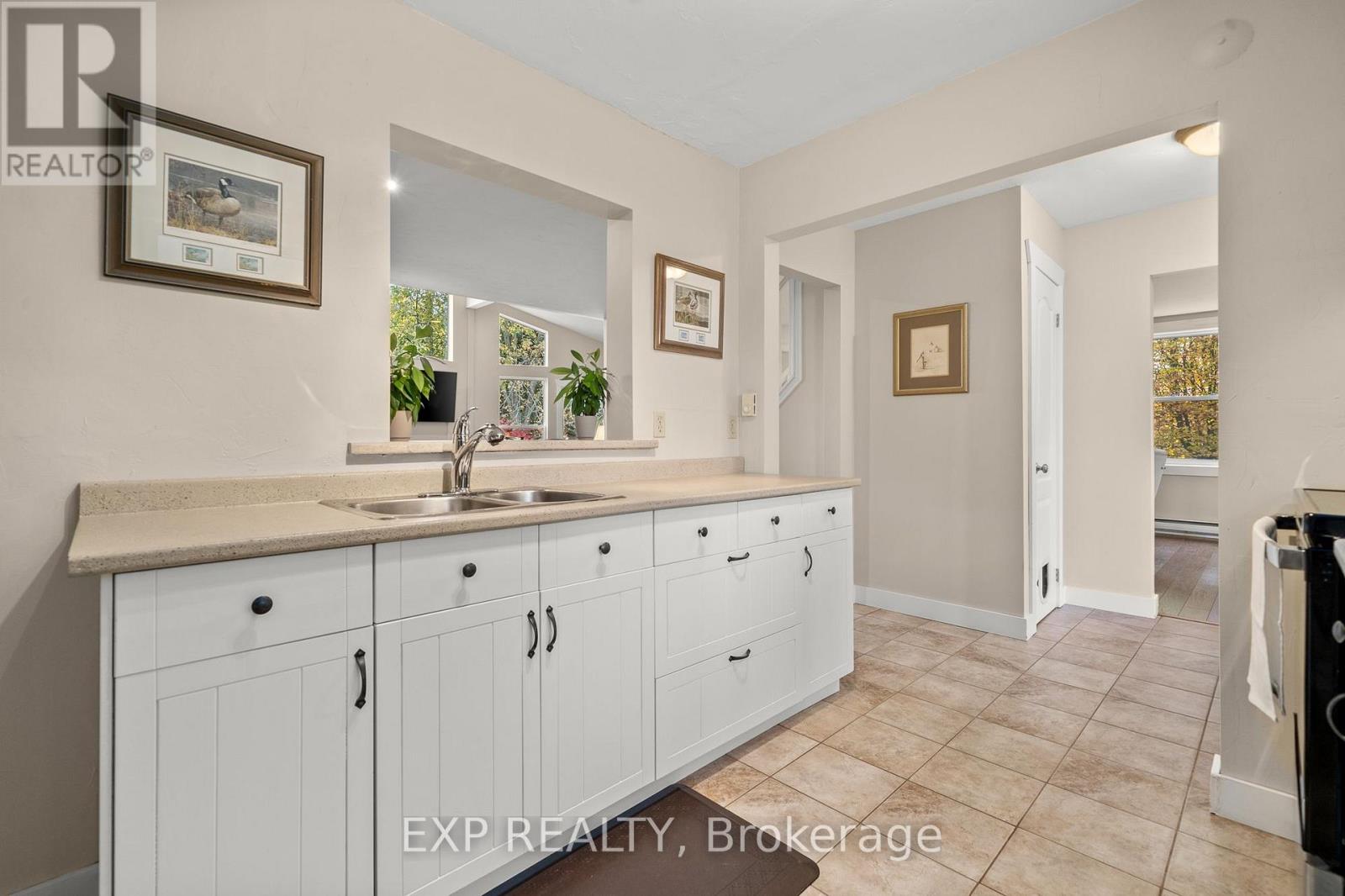 17682 Loyalist Parkway, Prince Edward County, Ontario  K0K 3L0 - Photo 9 - X12350146