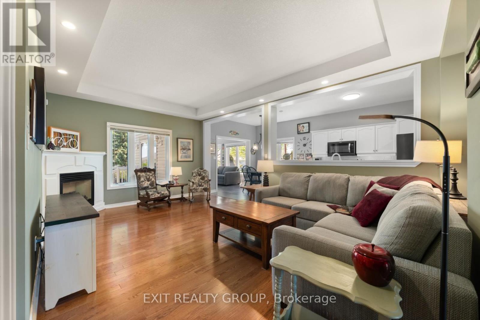 12 Aletha Drive, Prince Edward County, Ontario  K0K 3L0 - Photo 11 - X12350893