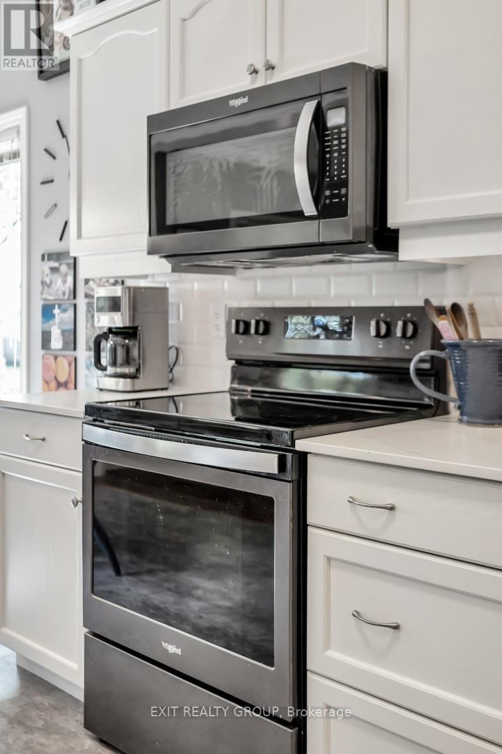 12 Aletha Drive, Prince Edward County, Ontario  K0K 3L0 - Photo 19 - X12350893