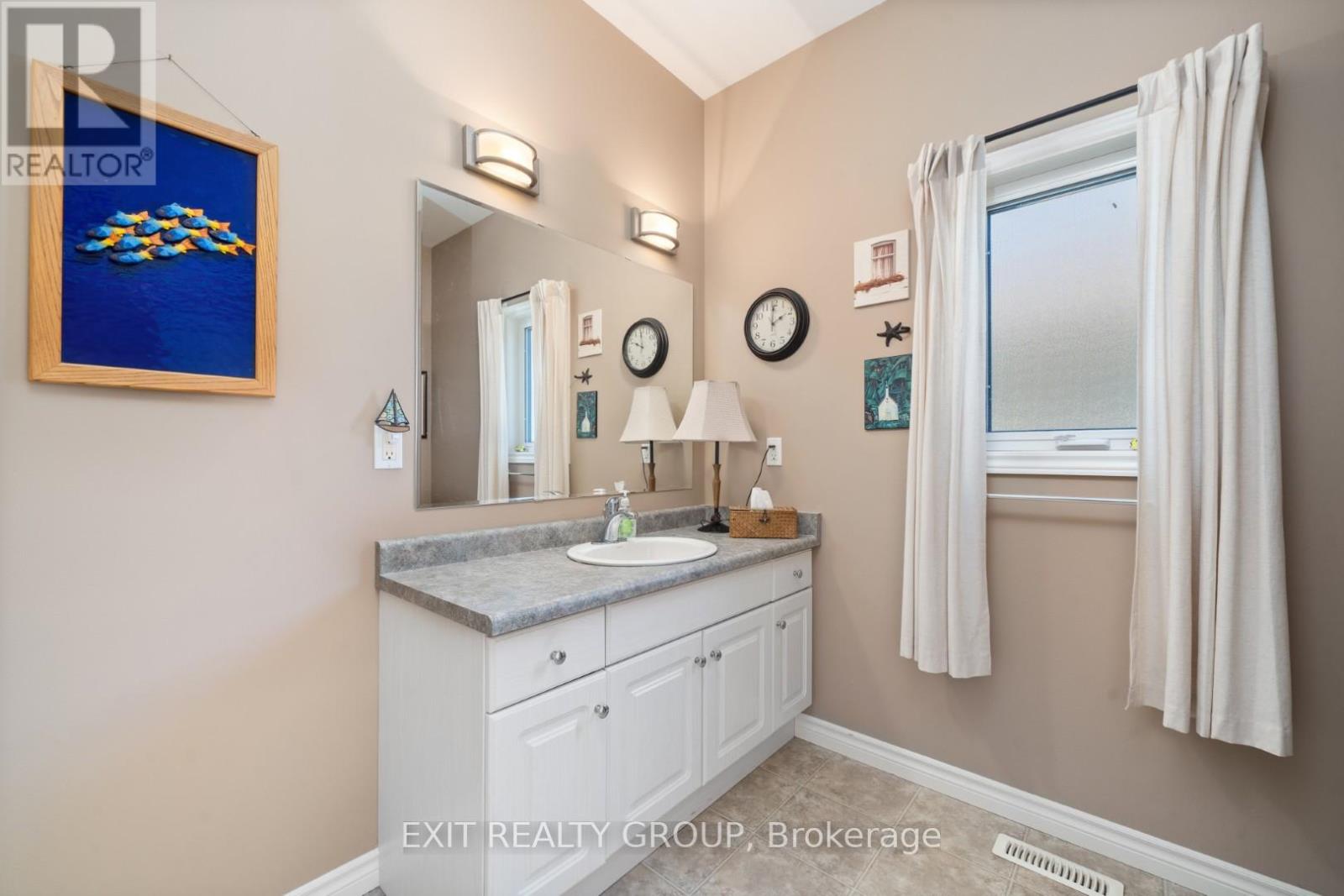 12 Aletha Drive, Prince Edward County, Ontario  K0K 3L0 - Photo 36 - X12350893