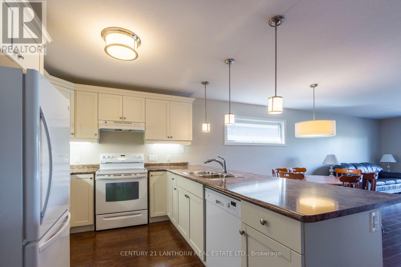 36 Tessa Boulevard, Belleville, Ontario  K8N 4Z5 - Photo 6 - X12351906