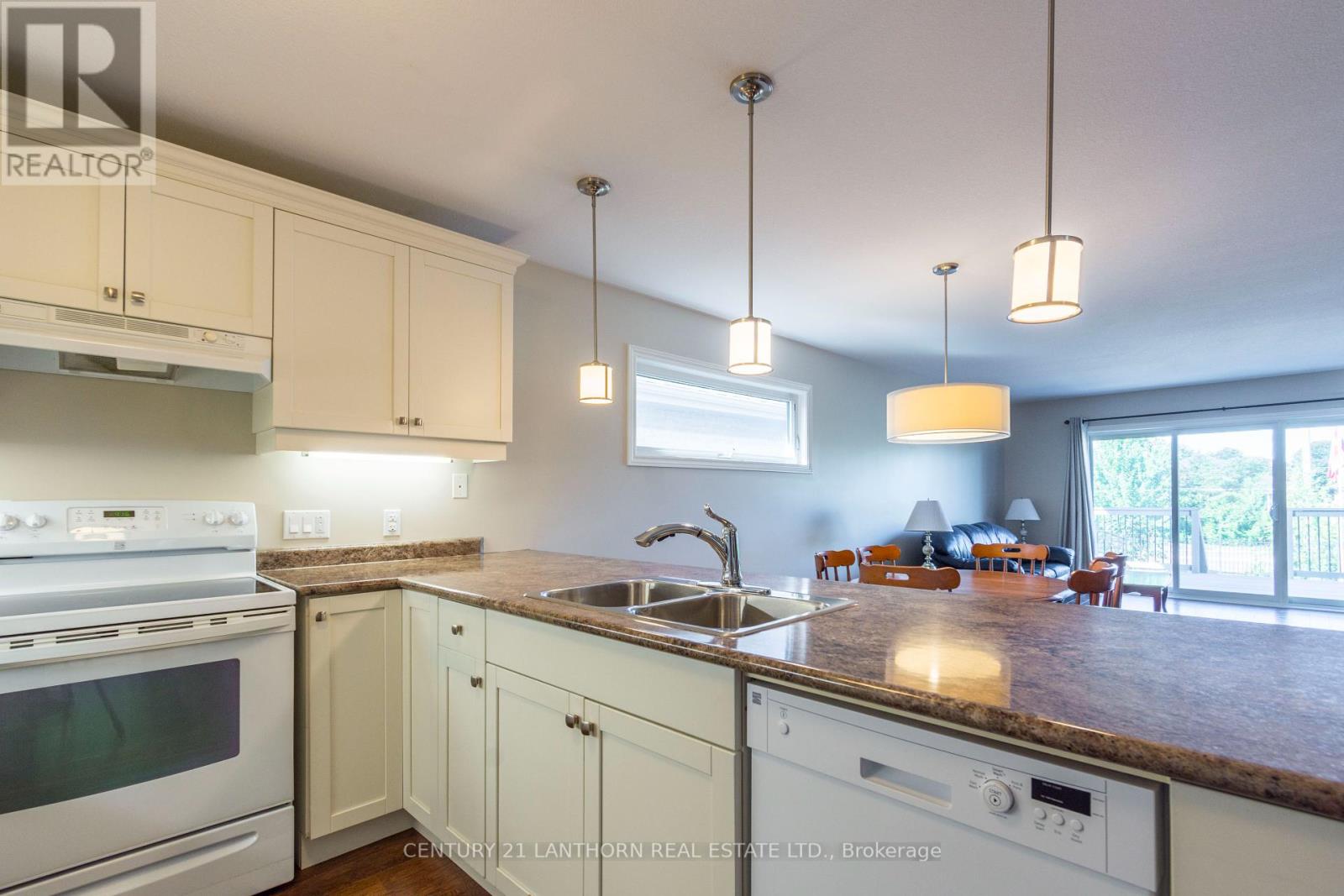 36 Tessa Boulevard, Belleville, Ontario  K8N 4Z5 - Photo 7 - X12351906