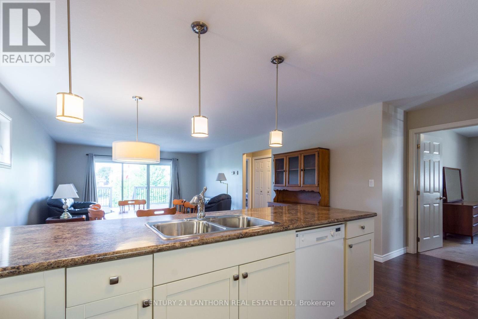 36 Tessa Boulevard, Belleville, Ontario  K8N 4Z5 - Photo 9 - X12351906