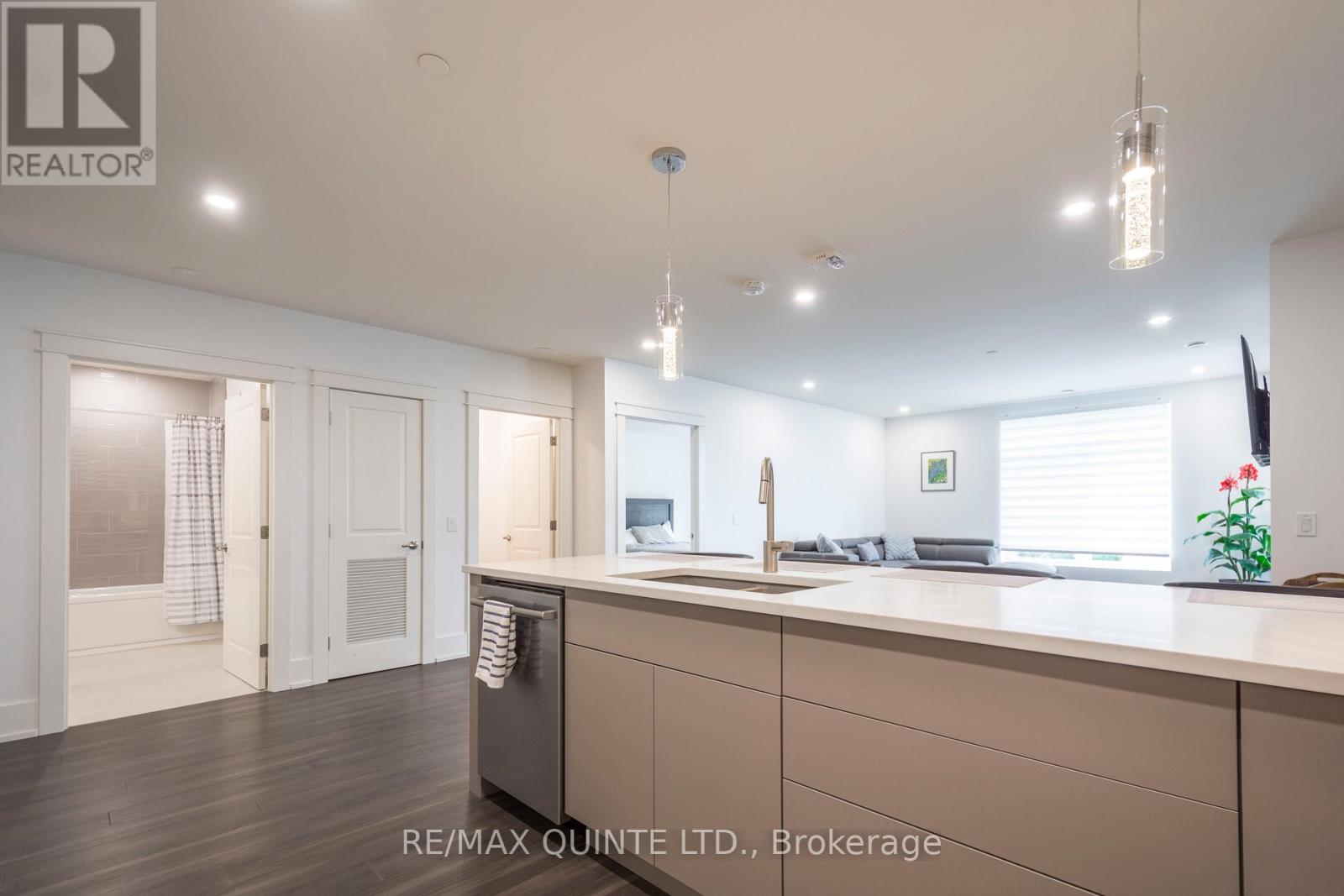407 - 17 Cleave Avenue, Prince Edward County, Ontario  K0K 2T0 - Photo 11 - X12352096