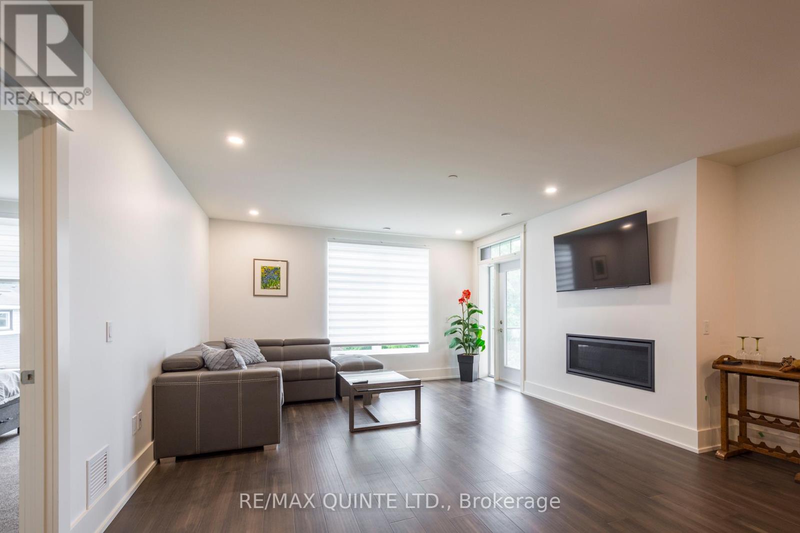 407 - 17 Cleave Avenue, Prince Edward County, Ontario  K0K 2T0 - Photo 15 - X12352096