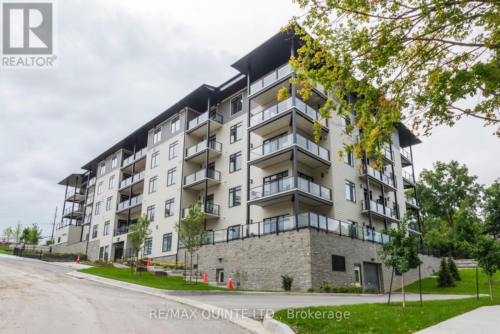 407 - 17 Cleave Avenue, Prince Edward County, Ontario  K0K 2T0 - Photo 37 - X12352096