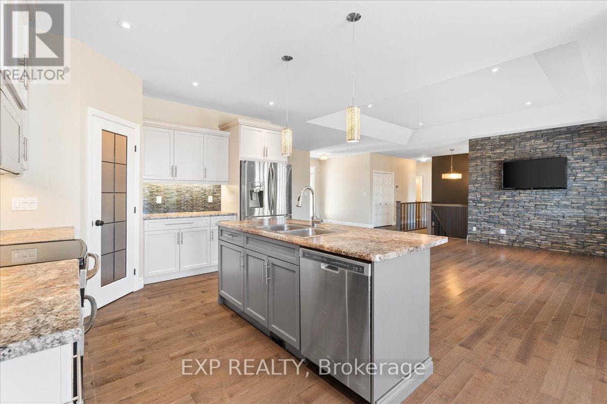 79 Hanover Court, Belleville, Ontario  K8N 0B1 - Photo 11 - X12353038