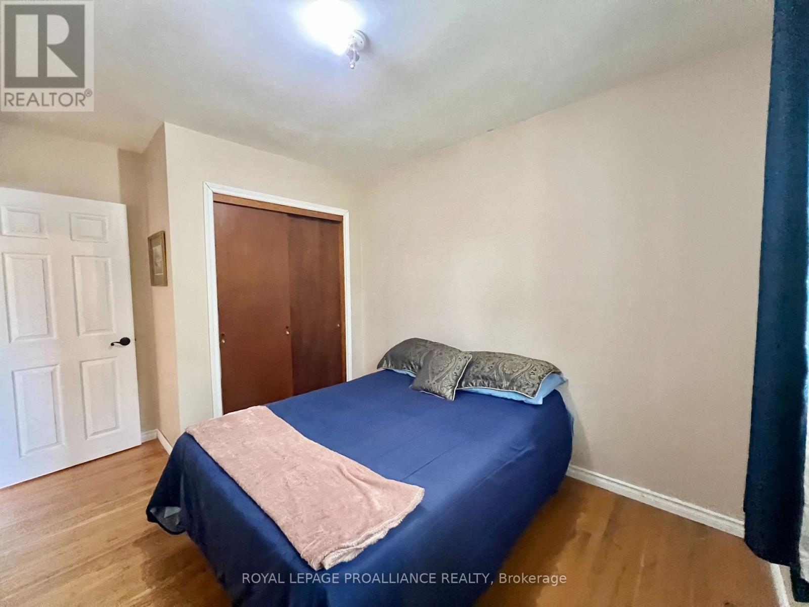 37 Bongard Crescent, Belleville, Ontario  K8P 2L4 - Photo 12 - X12353440