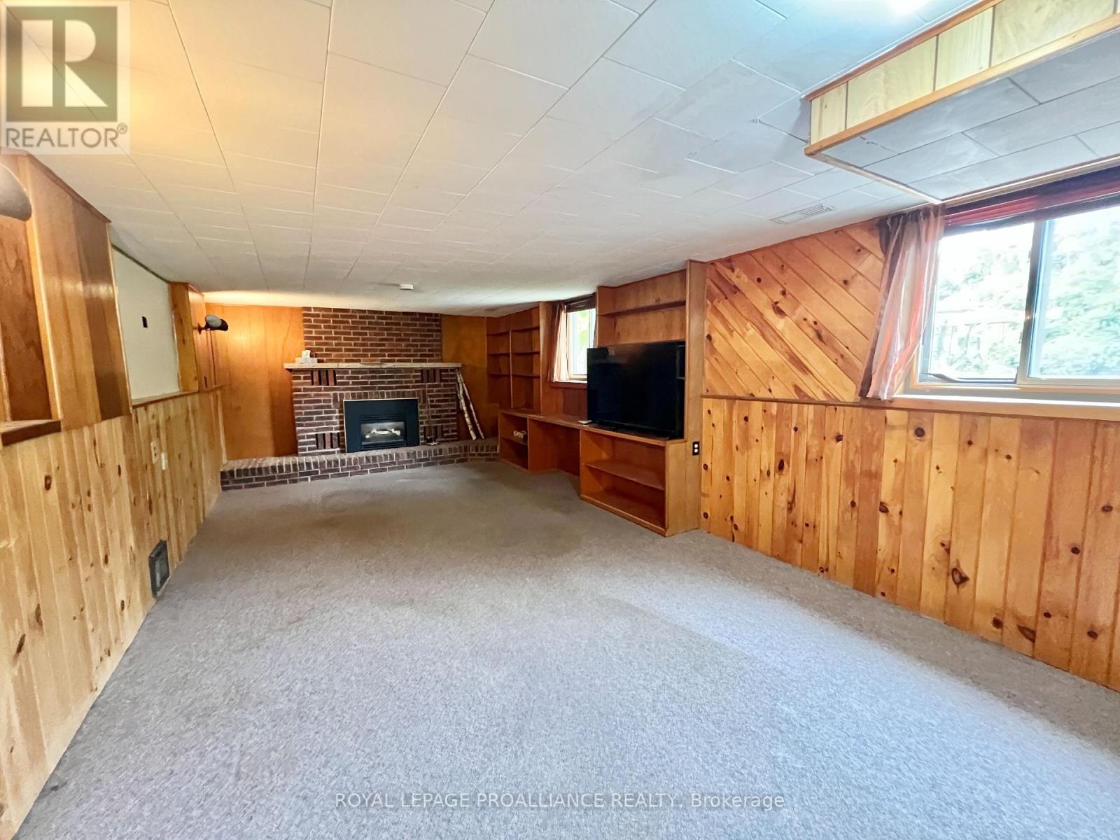 37 Bongard Crescent, Belleville, Ontario  K8P 2L4 - Photo 16 - X12353440