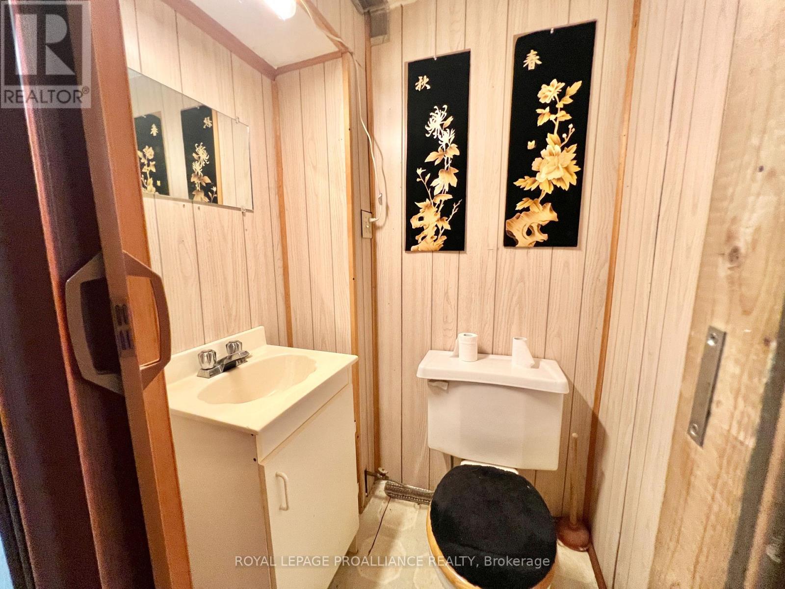 37 Bongard Crescent, Belleville, Ontario  K8P 2L4 - Photo 19 - X12353440