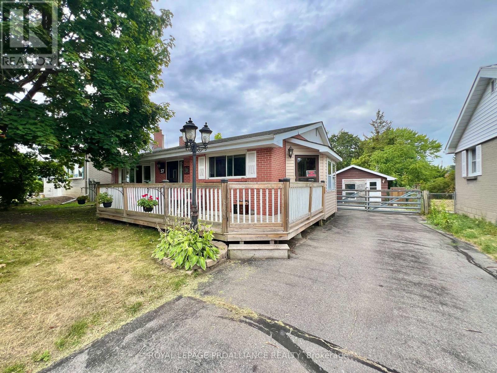 37 Bongard Crescent, Belleville, Ontario  K8P 2L4 - Photo 25 - X12353440