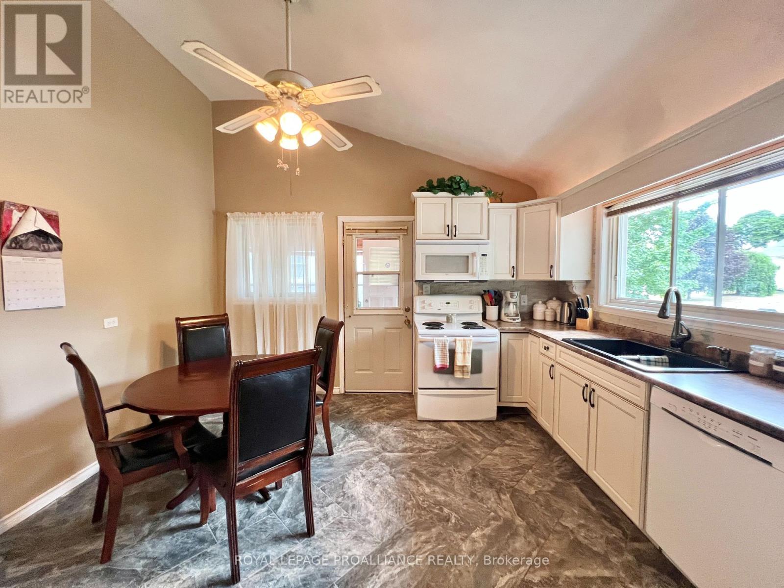 37 Bongard Crescent, Belleville, Ontario  K8P 2L4 - Photo 6 - X12353440
