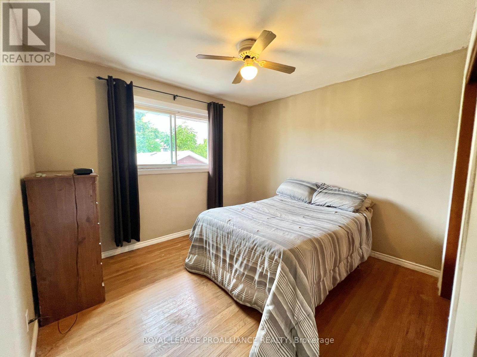 37 Bongard Crescent, Belleville, Ontario  K8P 2L4 - Photo 9 - X12353440