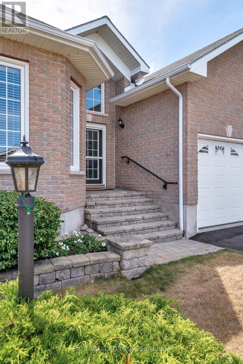38 Aletha Drive, Prince Edward County, Ontario  K0K 3L0 - Photo 2 - X12354609