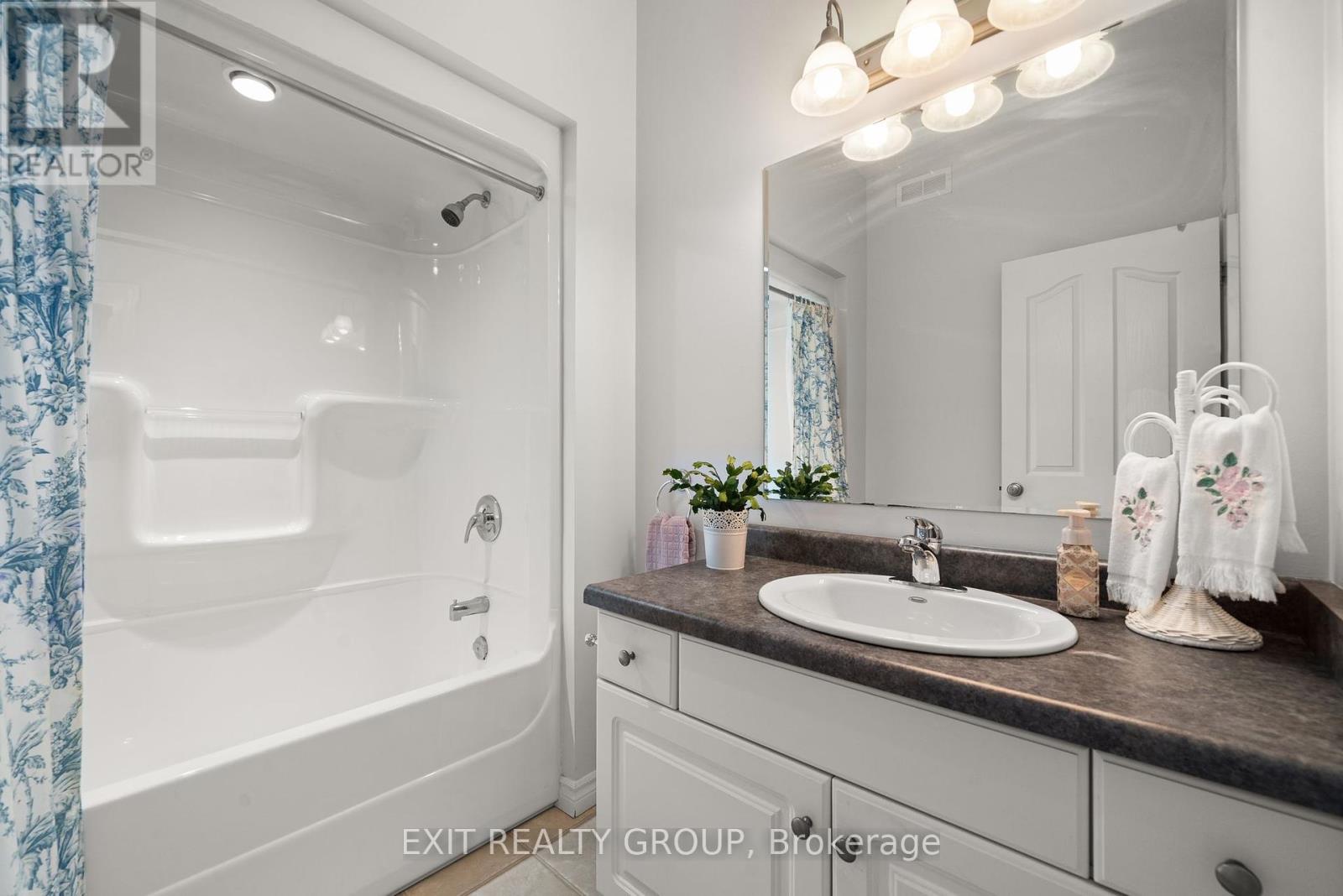 38 Aletha Drive, Prince Edward County, Ontario  K0K 3L0 - Photo 29 - X12354609