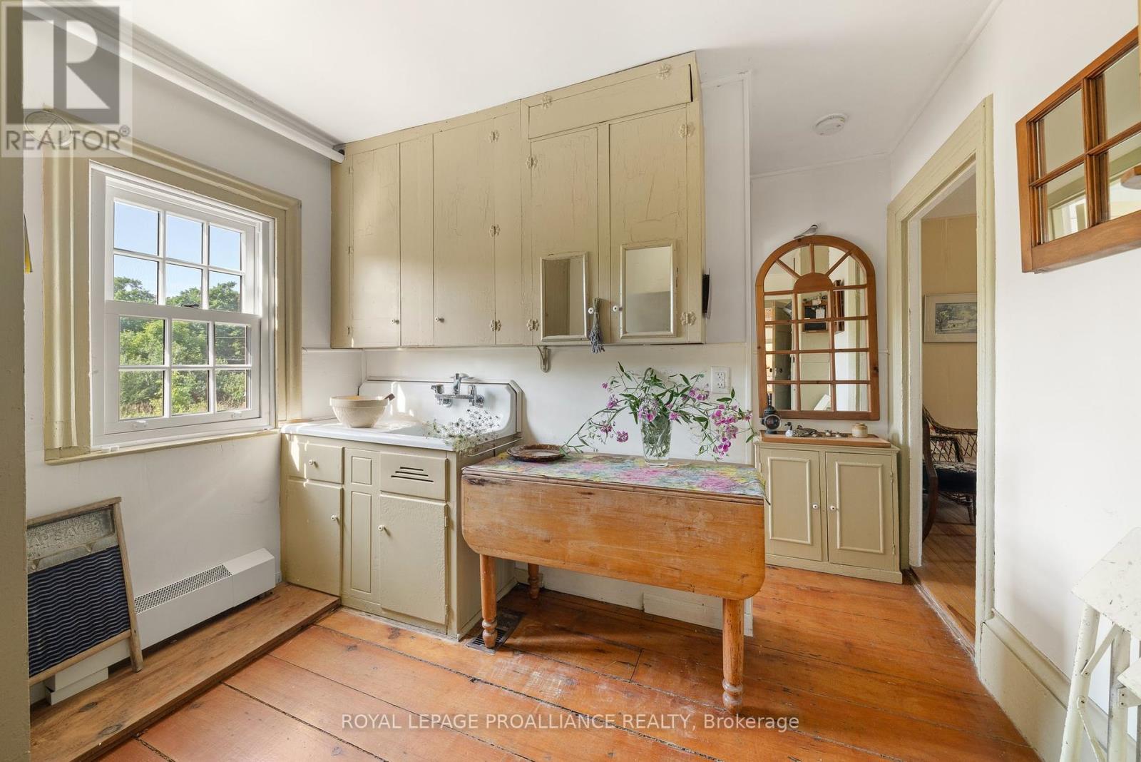 406 Salmon Point Road, Prince Edward County, Ontario  K0K 1P0 - Photo 13 - X12354726