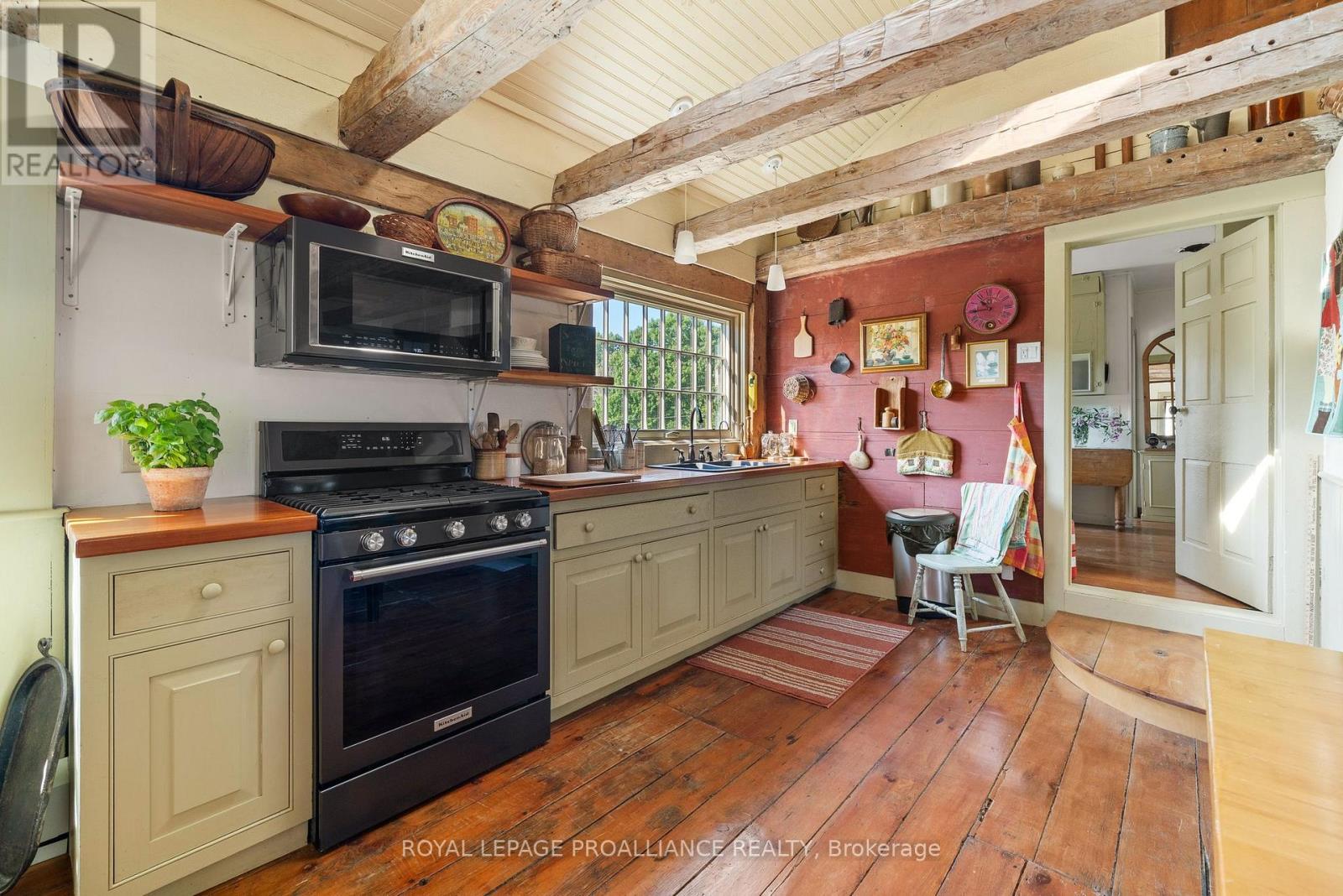 406 Salmon Point Road, Prince Edward County, Ontario  K0K 1P0 - Photo 9 - X12354726