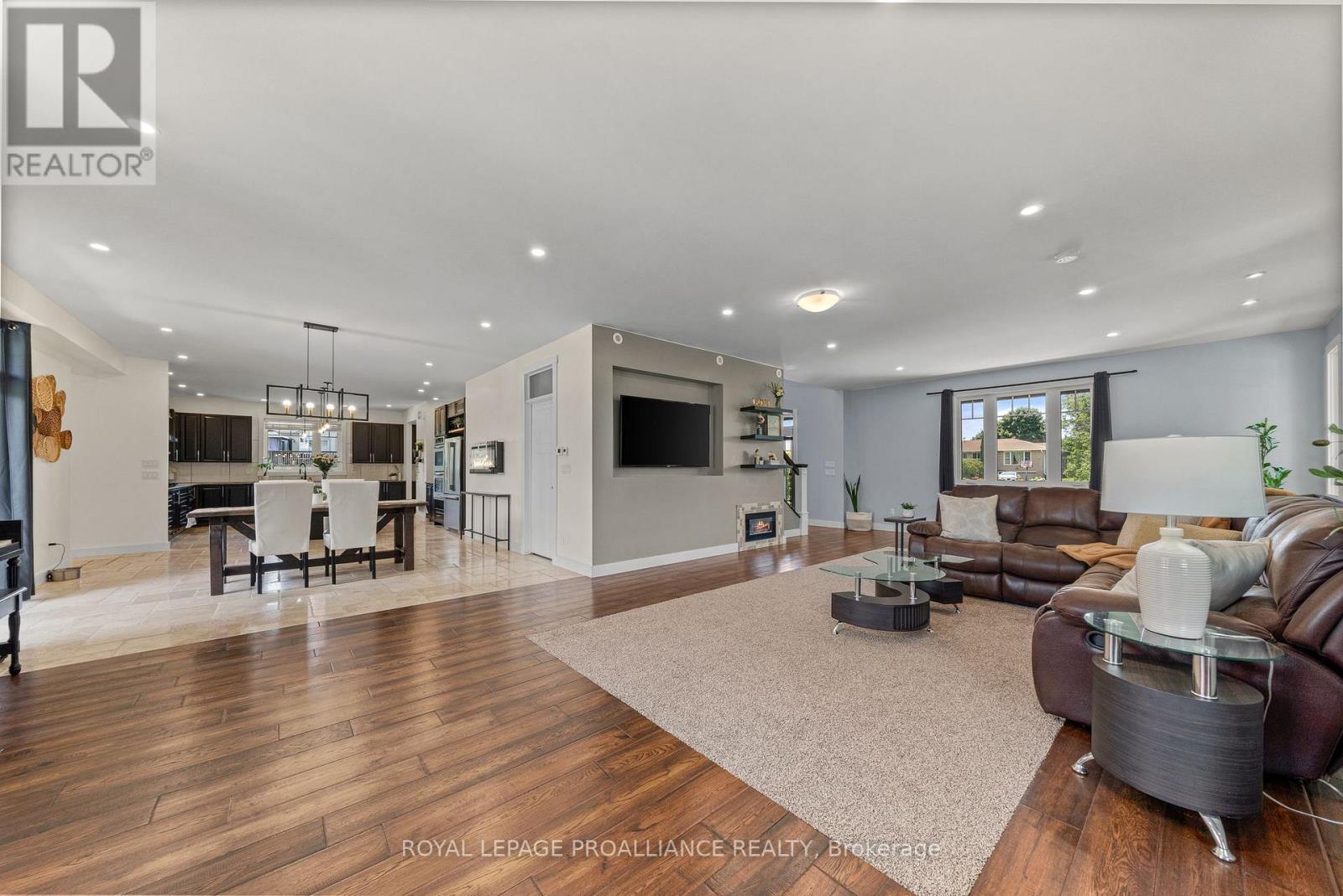 190 Lakeshore Road, Brighton, Ontario  K0K 1H0 - Photo 11 - X12355578
