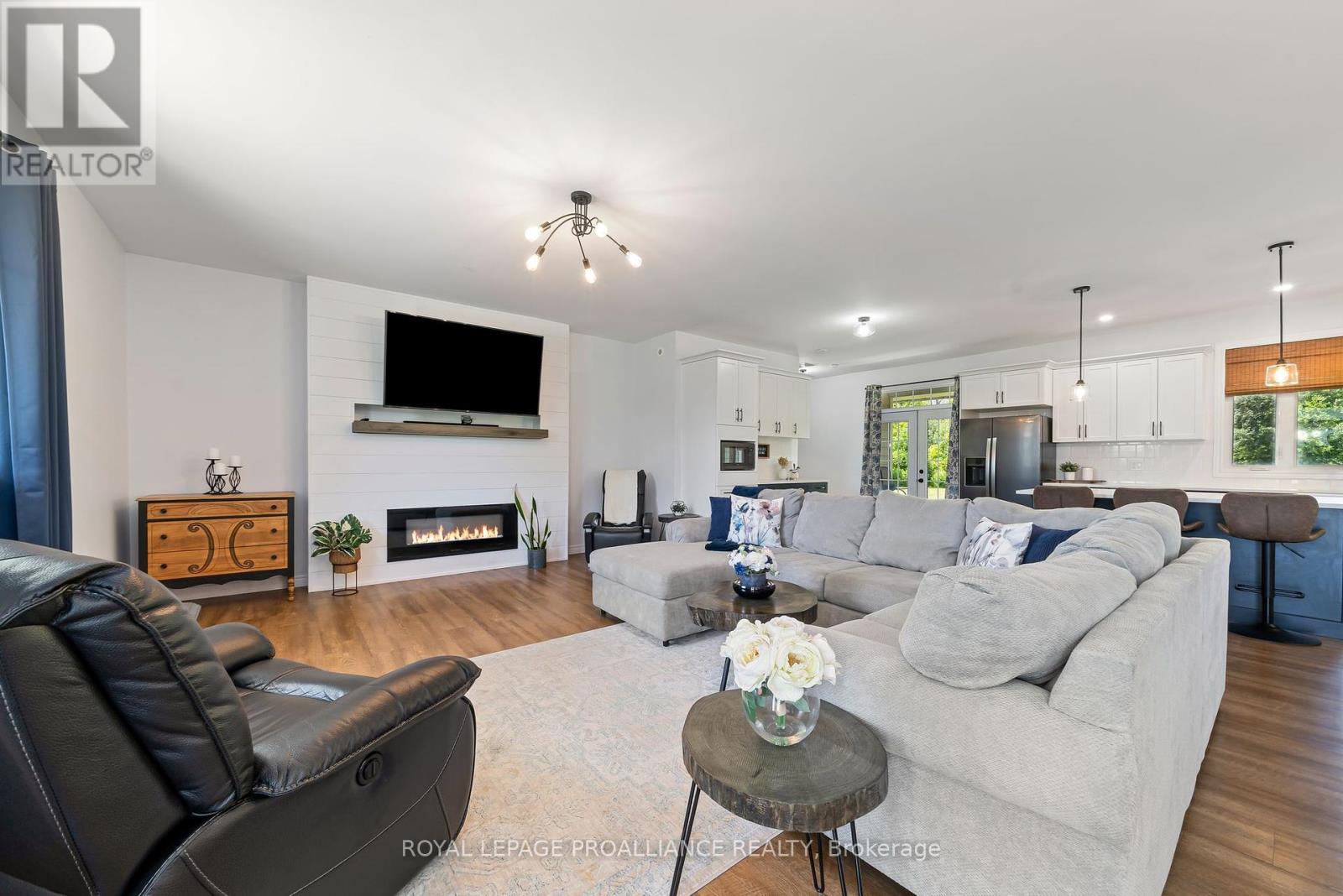 190 Lakeshore Road, Brighton, Ontario  K0K 1H0 - Photo 32 - X12355578