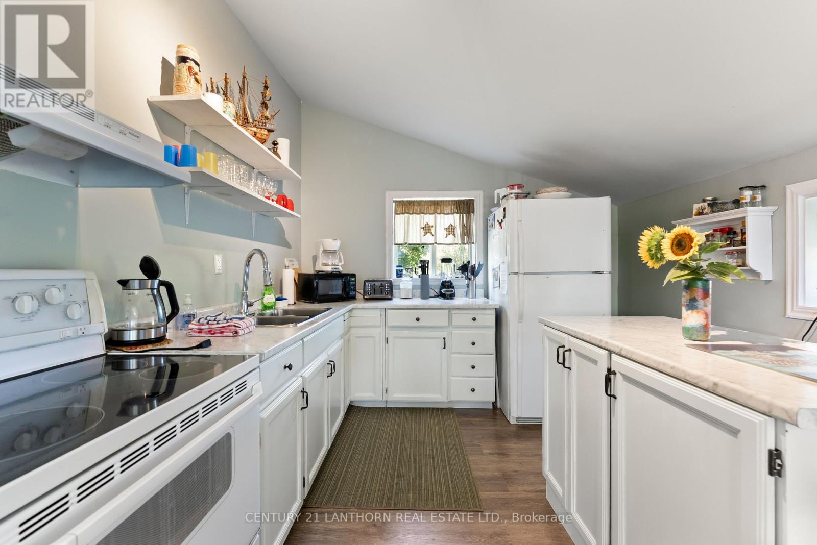 43 Stanley Street, Prince Edward County, Ontario  K0K 1G0 - Photo 8 - X12357200