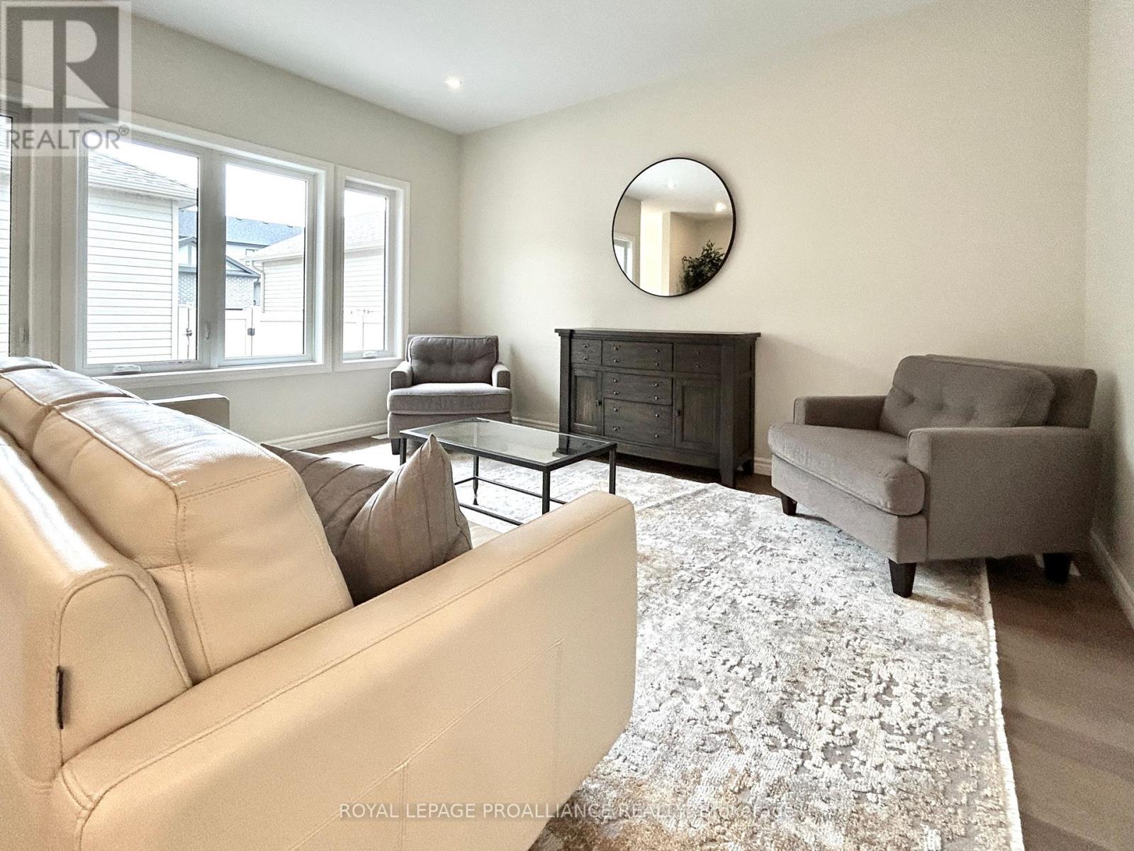 35 Athabaska Drive, Belleville, Ontario  K8N 0T1 - Photo 13 - X12357373