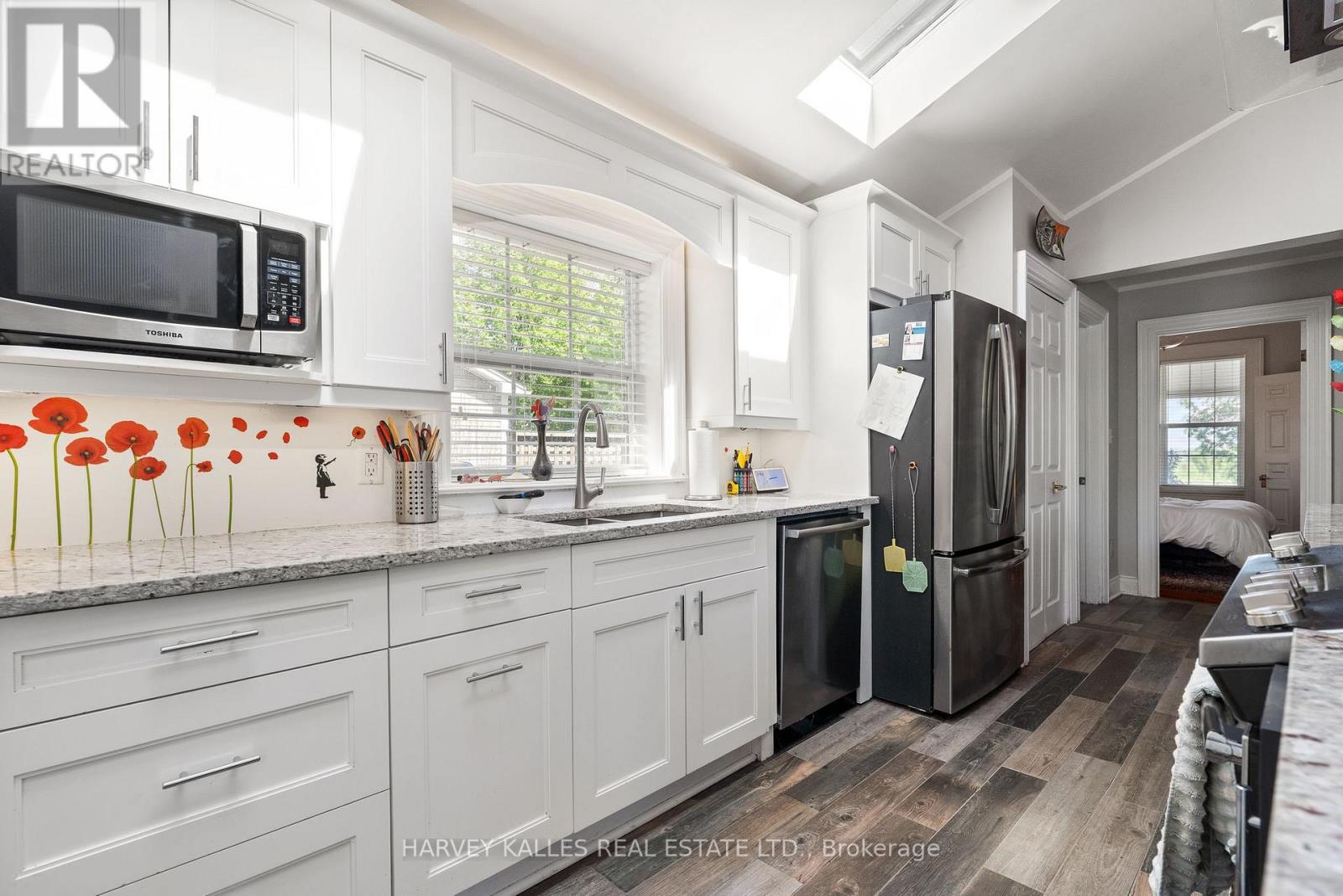 14782 Loyalist Parkway, Prince Edward County, Ontario  K0K 1G0 - Photo 10 - X12359571