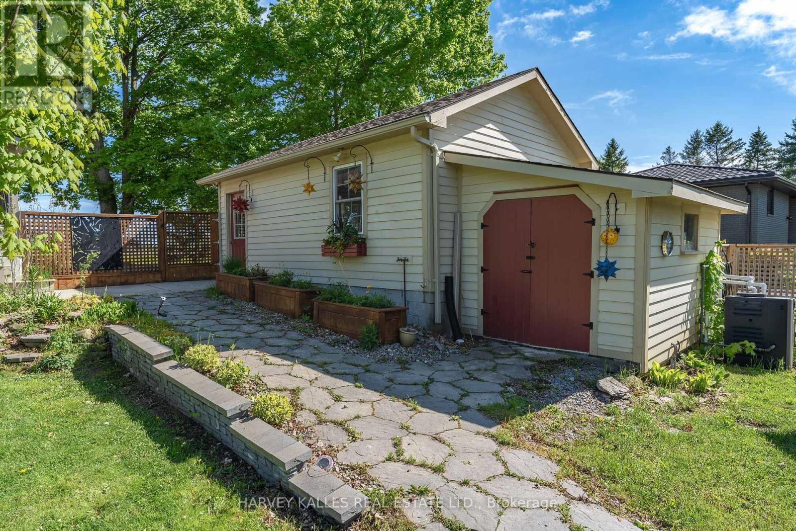 14782 Loyalist Parkway, Prince Edward County, Ontario  K0K 1G0 - Photo 44 - X12359571