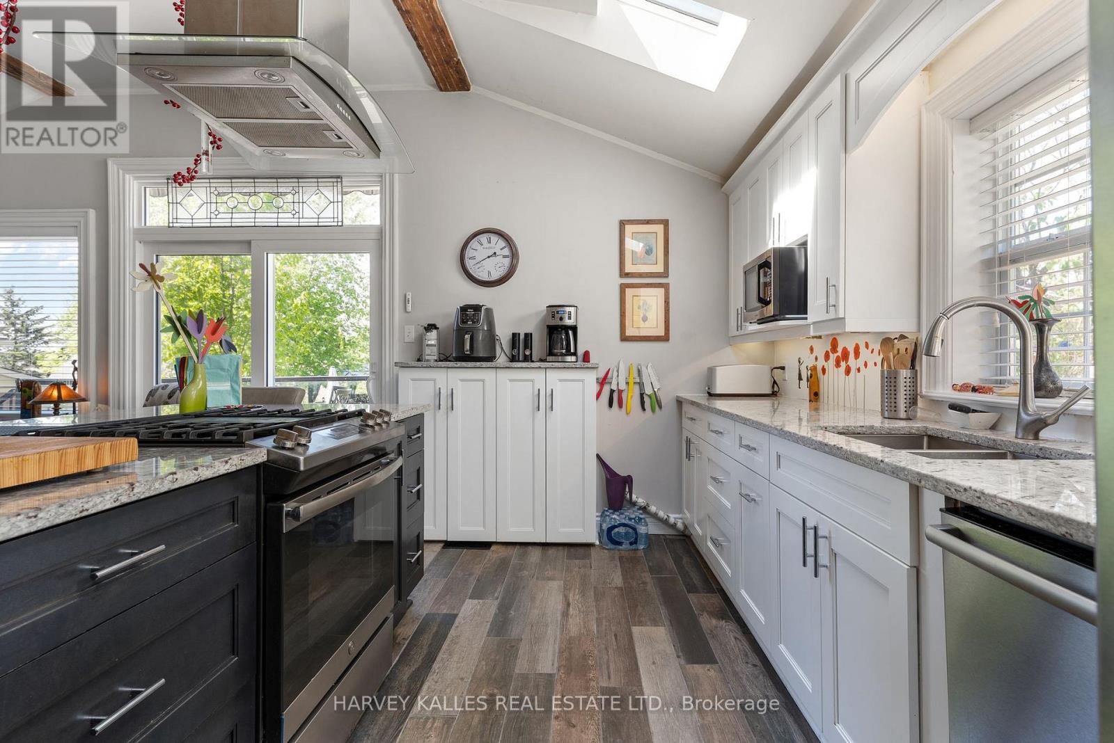 14782 Loyalist Parkway, Prince Edward County, Ontario  K0K 1G0 - Photo 9 - X12359571