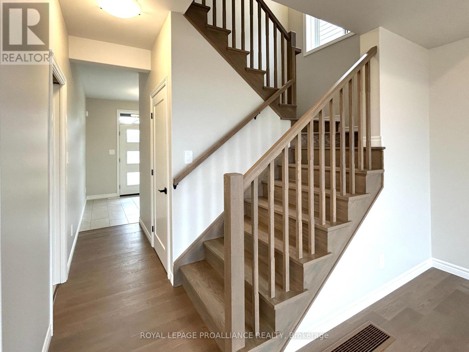 16 Peace River Street, Belleville, Ontario  K8N 0V6 - Photo 14 - X12360153