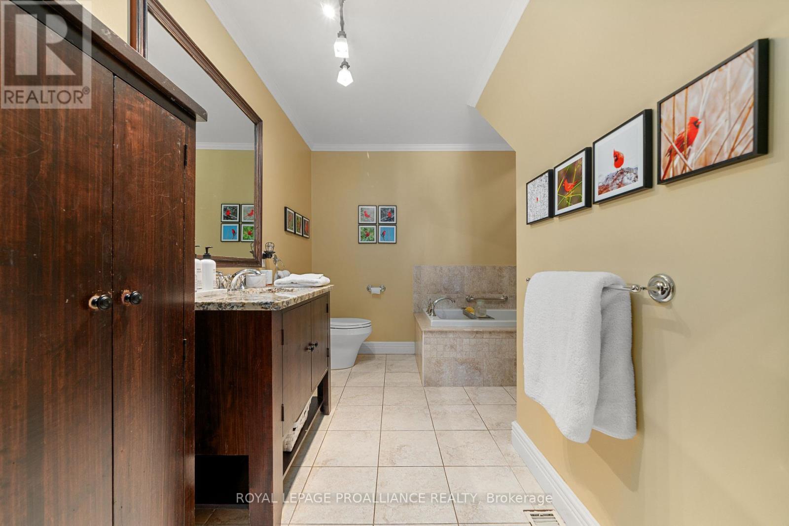 3 Wesley Acres Road, Prince Edward County, Ontario  K0K 1G0 - Photo 22 - X12360265