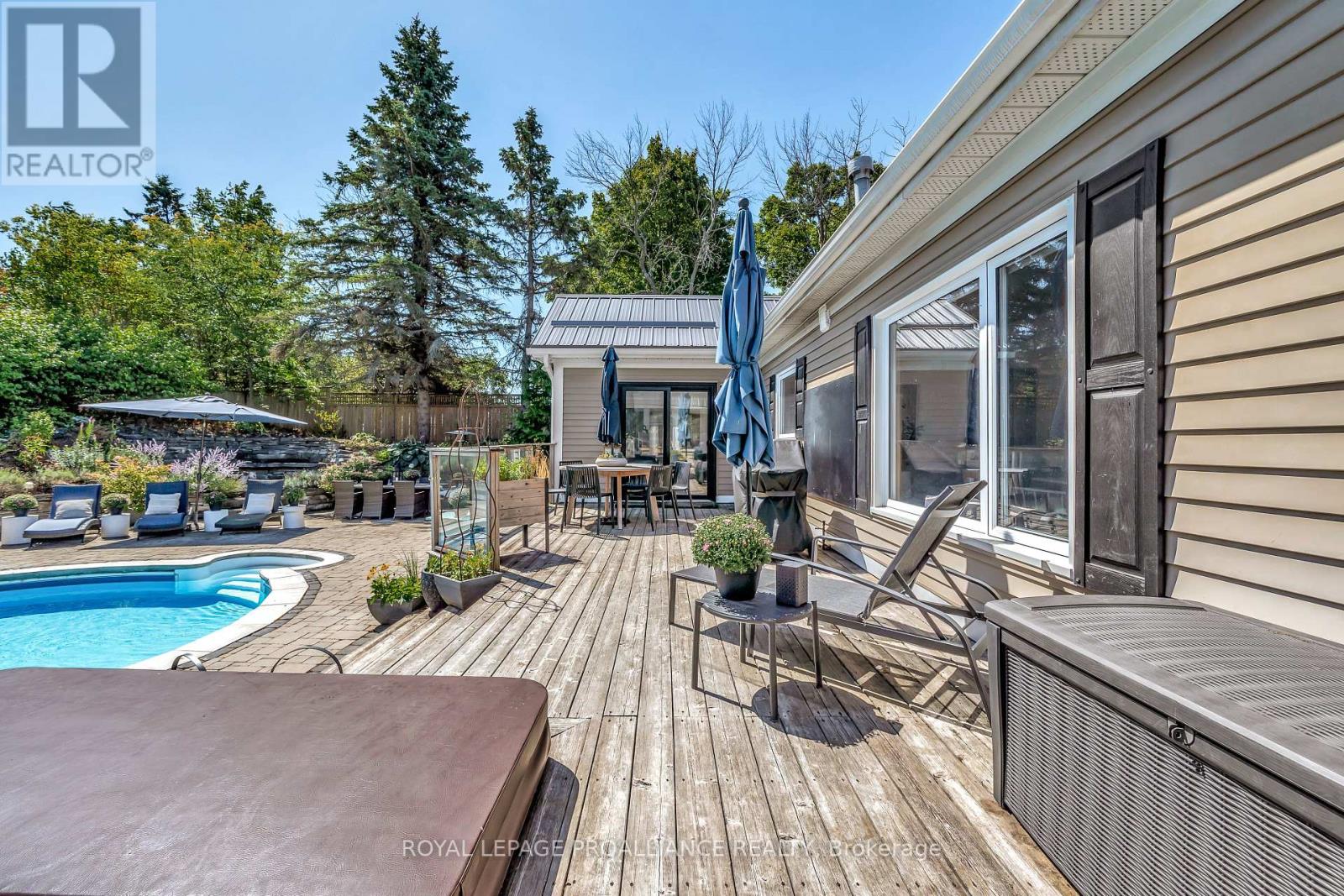 3 Wesley Acres Road, Prince Edward County, Ontario  K0K 1G0 - Photo 34 - X12360265