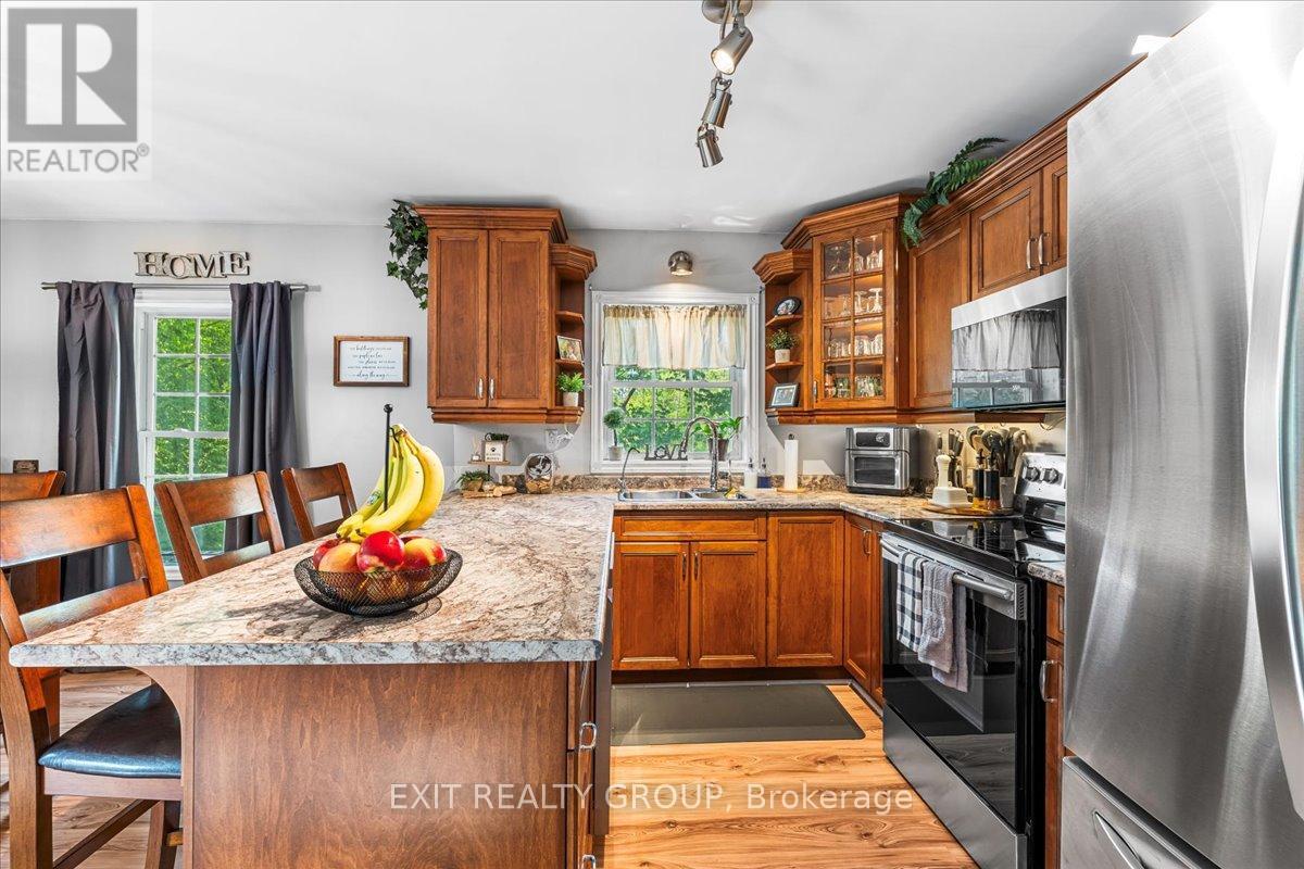 1262 Quin-Mo-Lac Road, Tweed, Ontario  K0K 3J0 - Photo 12 - X12360947