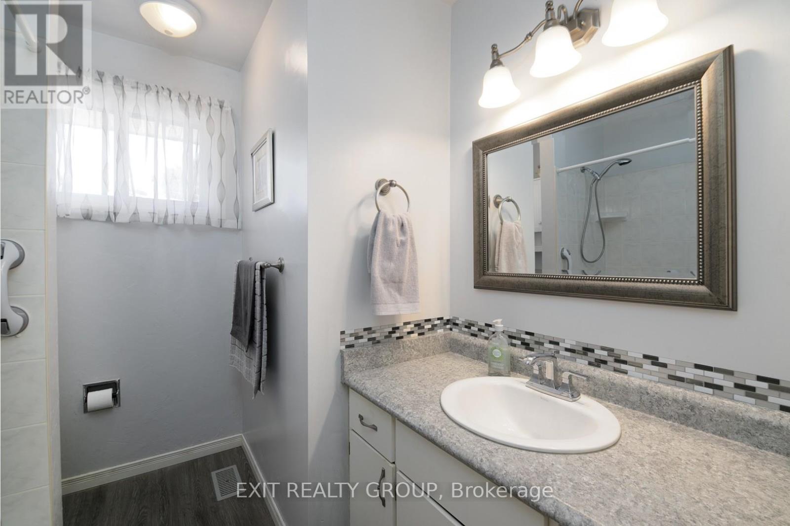 31 Lexington Crescent, Belleville, Ontario  K8P 4L2 - Photo 18 - X12362002